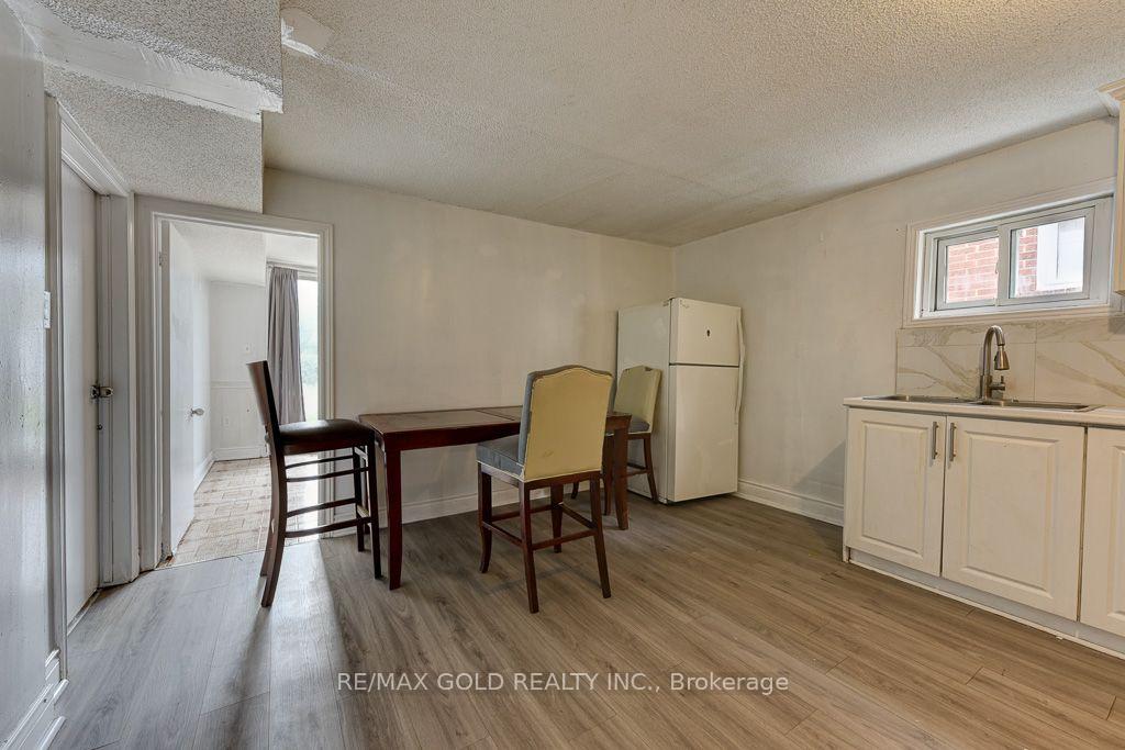 Photo 37 of 22 Kittiwake Avenue, Etobicoke, West Humber-Clairville — HOMEH