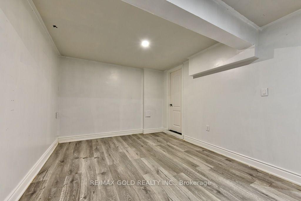 Photo 38 of 22 Kittiwake Avenue, Etobicoke, West Humber-Clairville — HOMEH