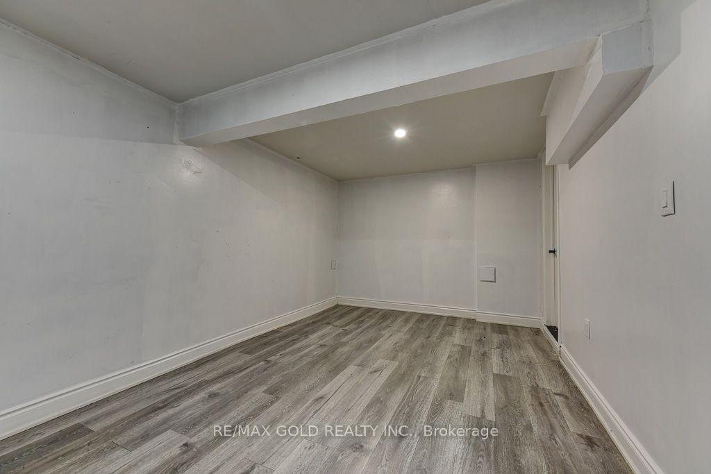 Photo 39 of 22 Kittiwake Avenue, Etobicoke, West Humber-Clairville — HOMEH