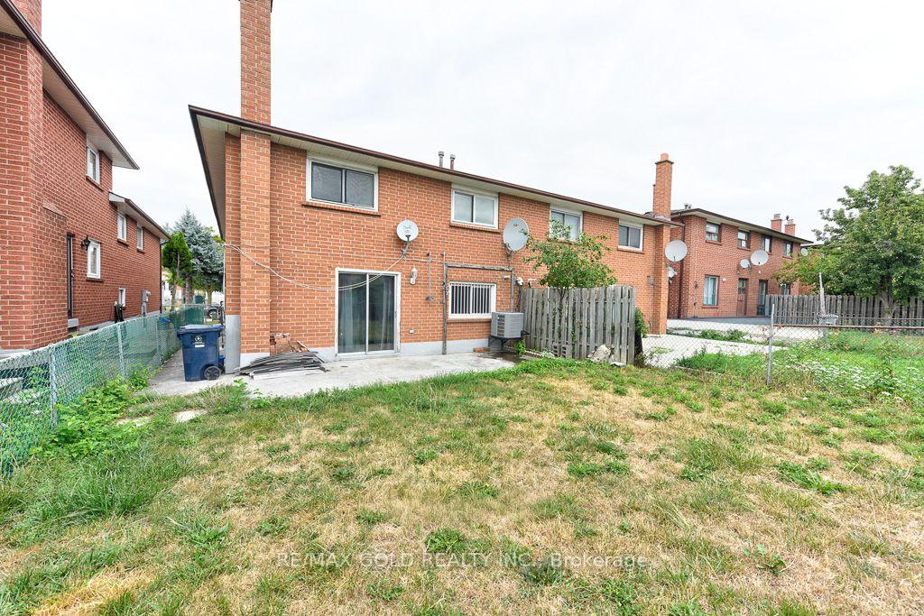 Photo 42 of 22 Kittiwake Avenue, Etobicoke, West Humber-Clairville — HOMEH