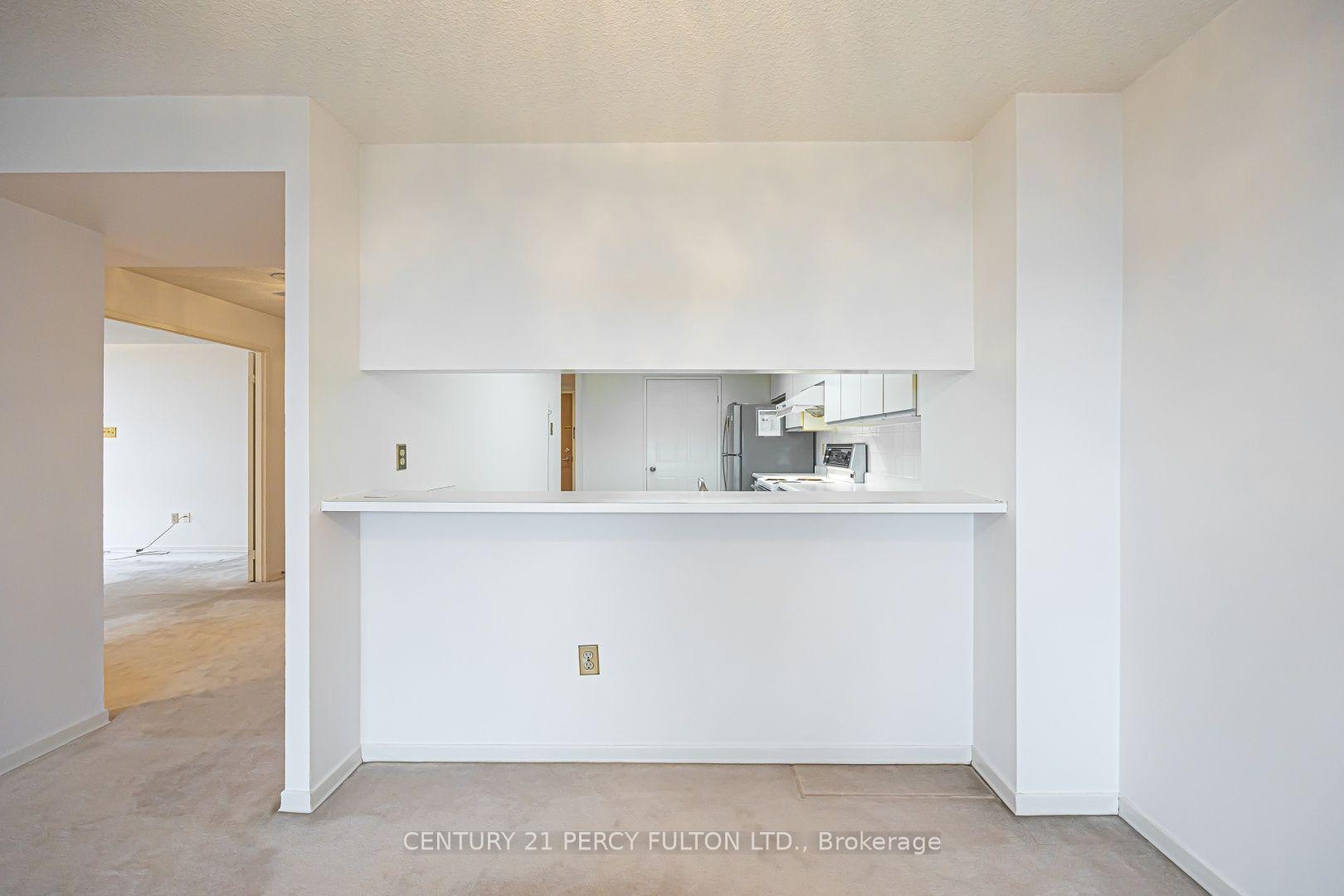 Photo 4 of Unit 907, 5 Kenneth Avenue, North York, Willowdale East — HOMEH