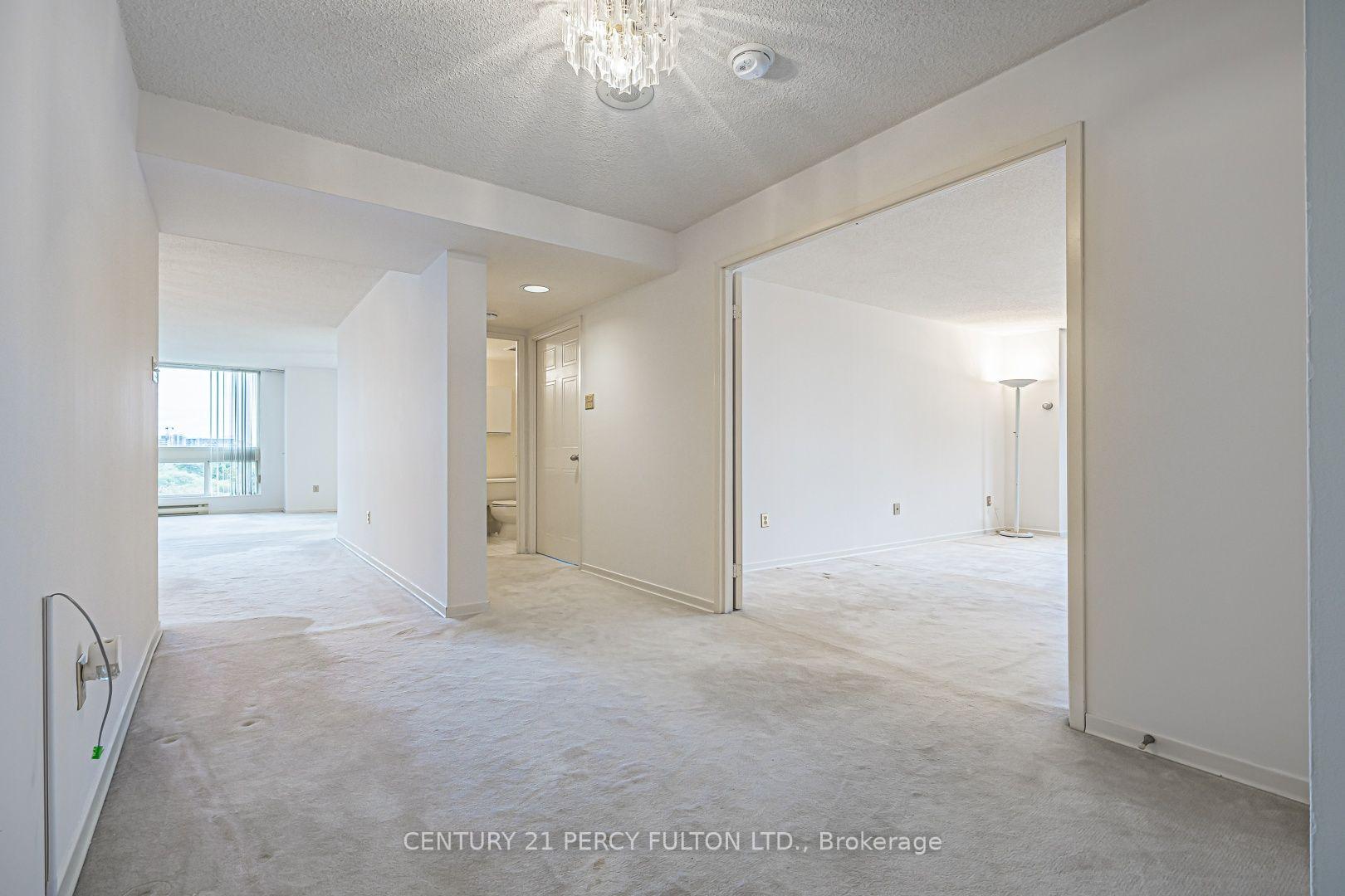 Photo 7 of Unit 907, 5 Kenneth Avenue, North York, Willowdale East — HOMEH