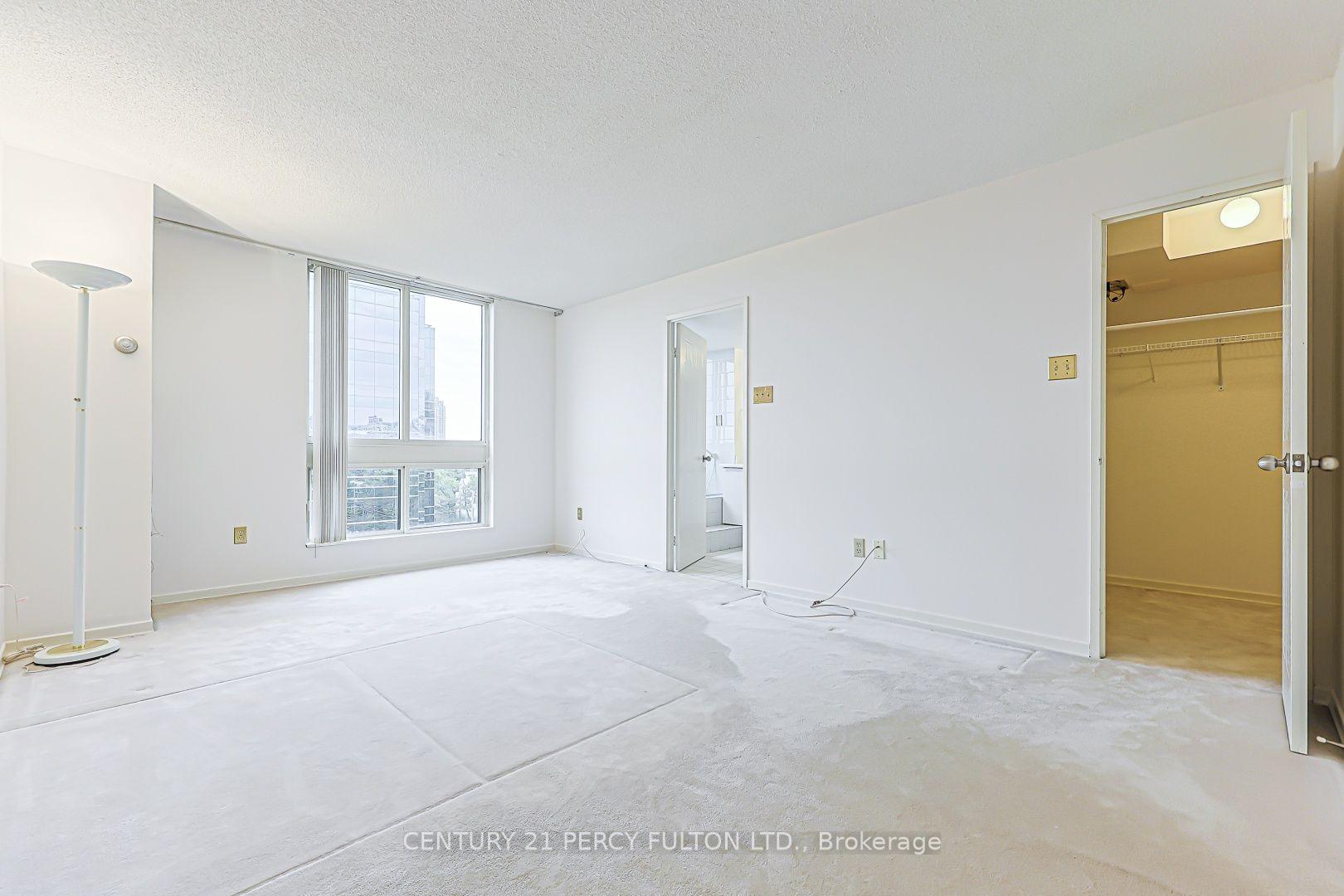 Photo 15 of Unit 907, 5 Kenneth Avenue, North York, Willowdale East — HOMEH