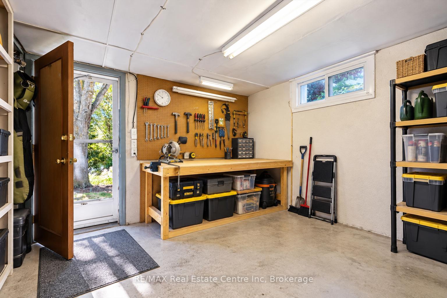 Photo 19 of 38 Callander Drive, Guelph, St. George's — HOMEH
