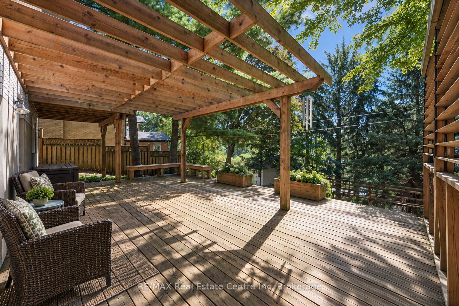 Photo 20 of 38 Callander Drive, Guelph, St. George's — HOMEH