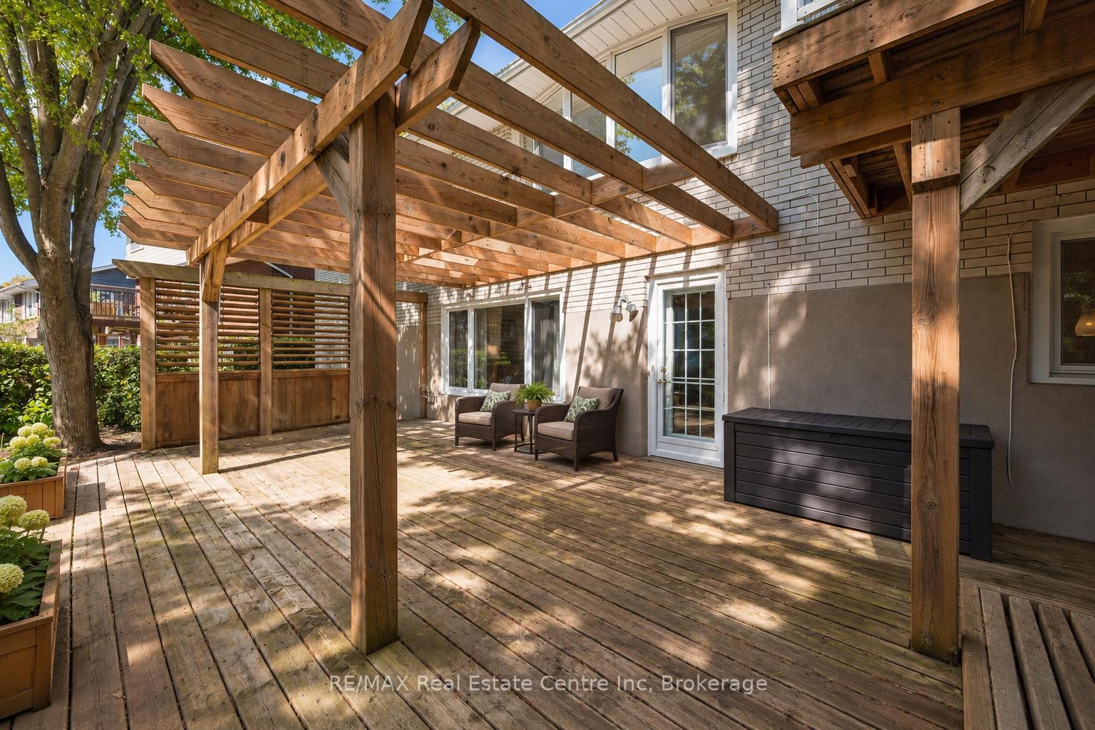 Photo 21 of 38 Callander Drive, Guelph, St. George's — HOMEH