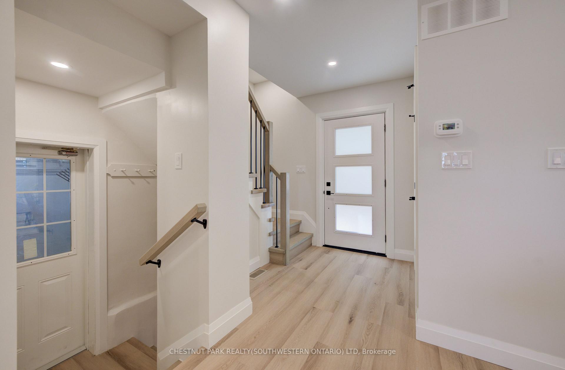 Photo 2 of 34 Moore Avenue N, Waterloo, Uptown Waterloo/North Ward — HOMEH