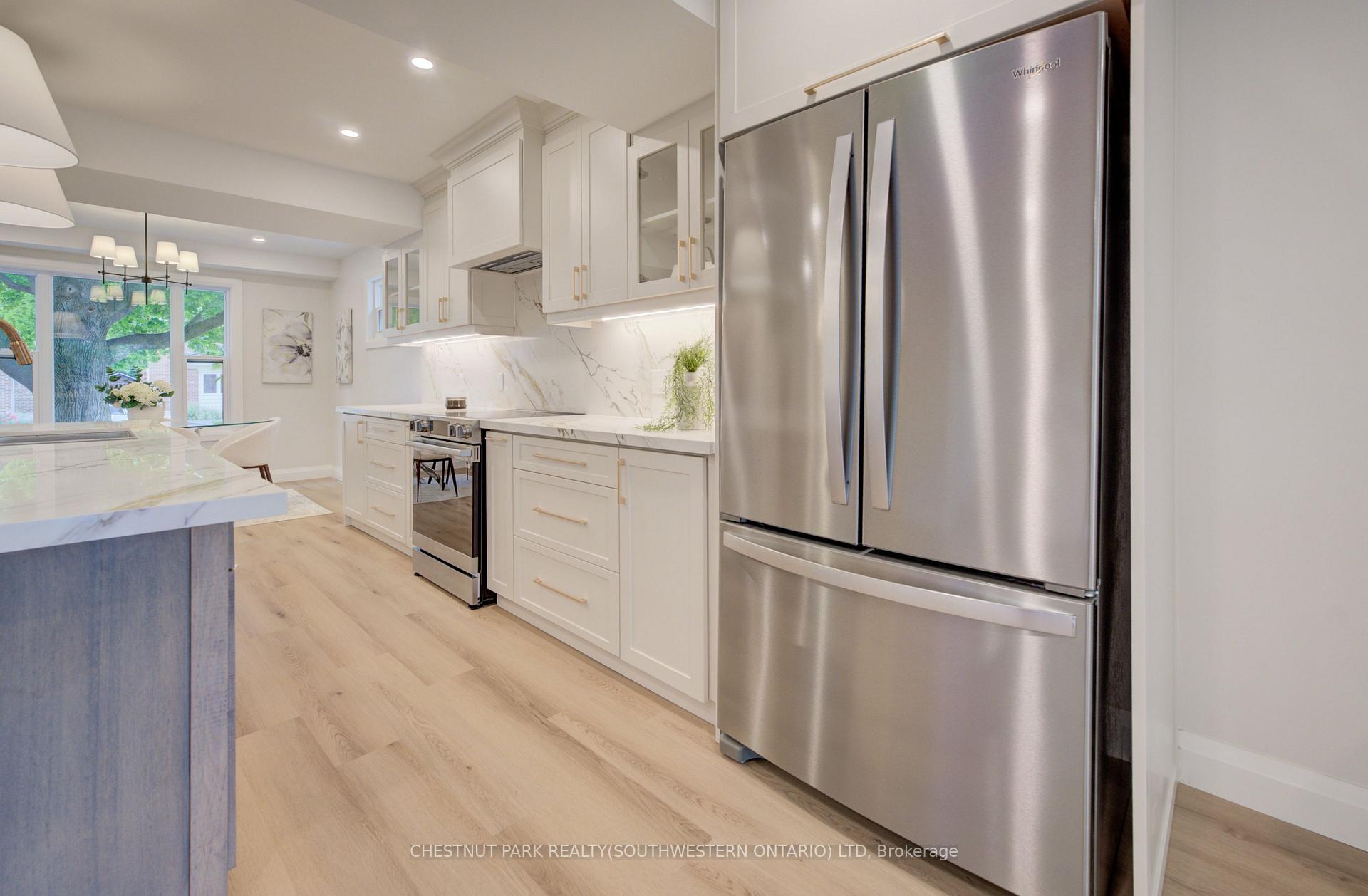 Photo 8 of 34 Moore Avenue N, Waterloo, Uptown Waterloo/North Ward — HOMEH