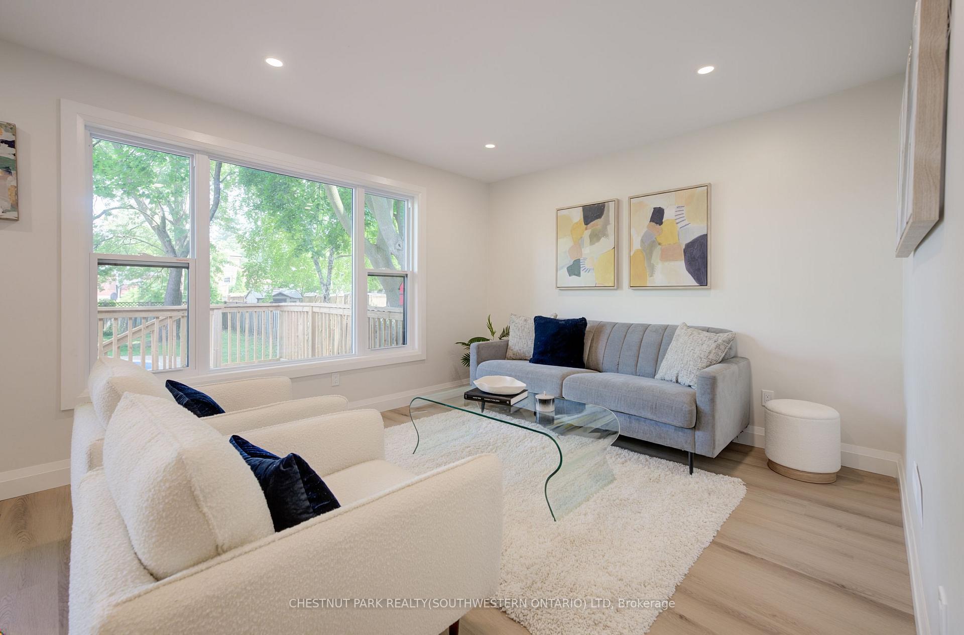 Photo 11 of 34 Moore Avenue N, Waterloo, Uptown Waterloo/North Ward — HOMEH