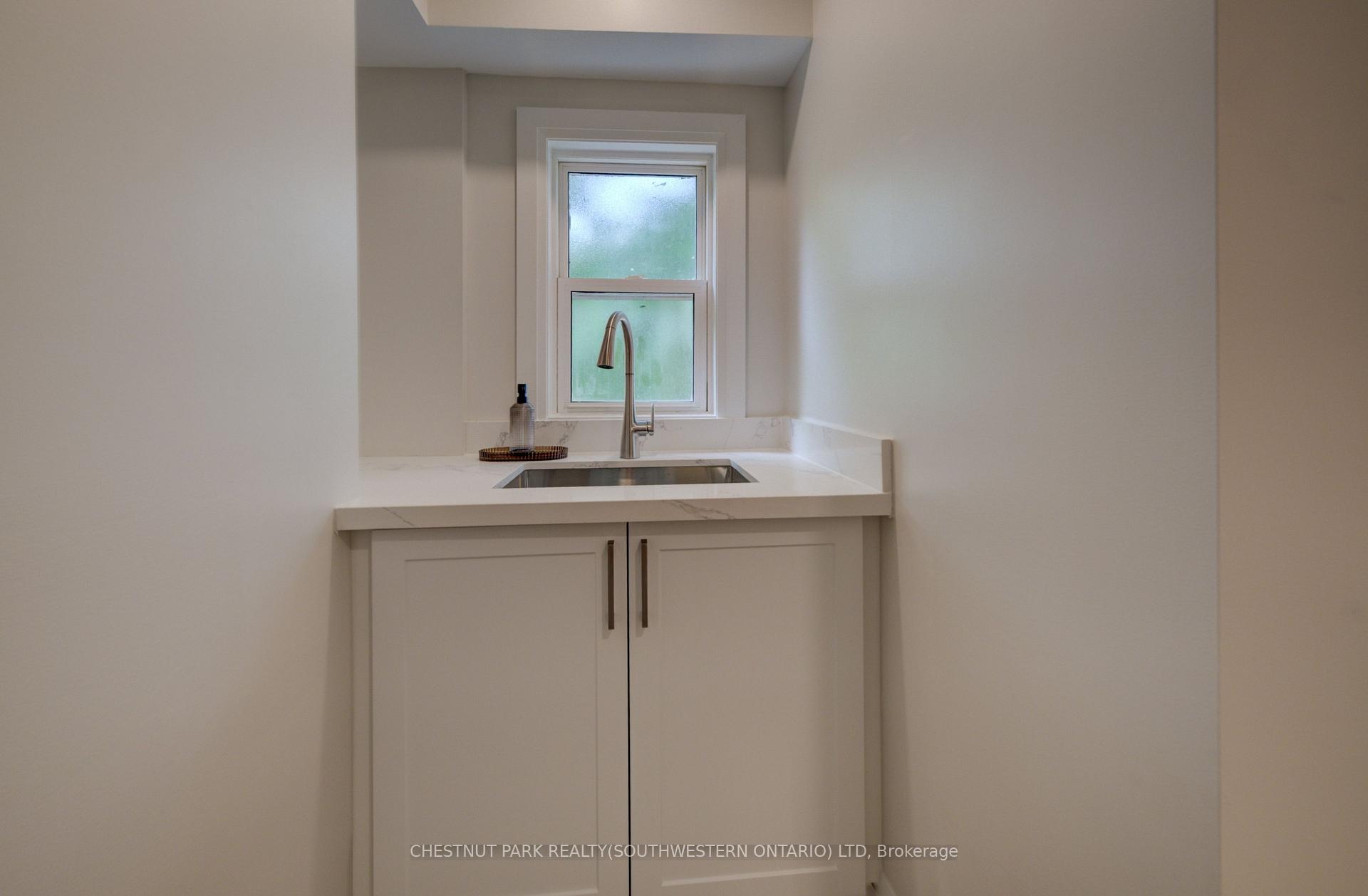 Photo 19 of 34 Moore Avenue N, Waterloo, Uptown Waterloo/North Ward — HOMEH