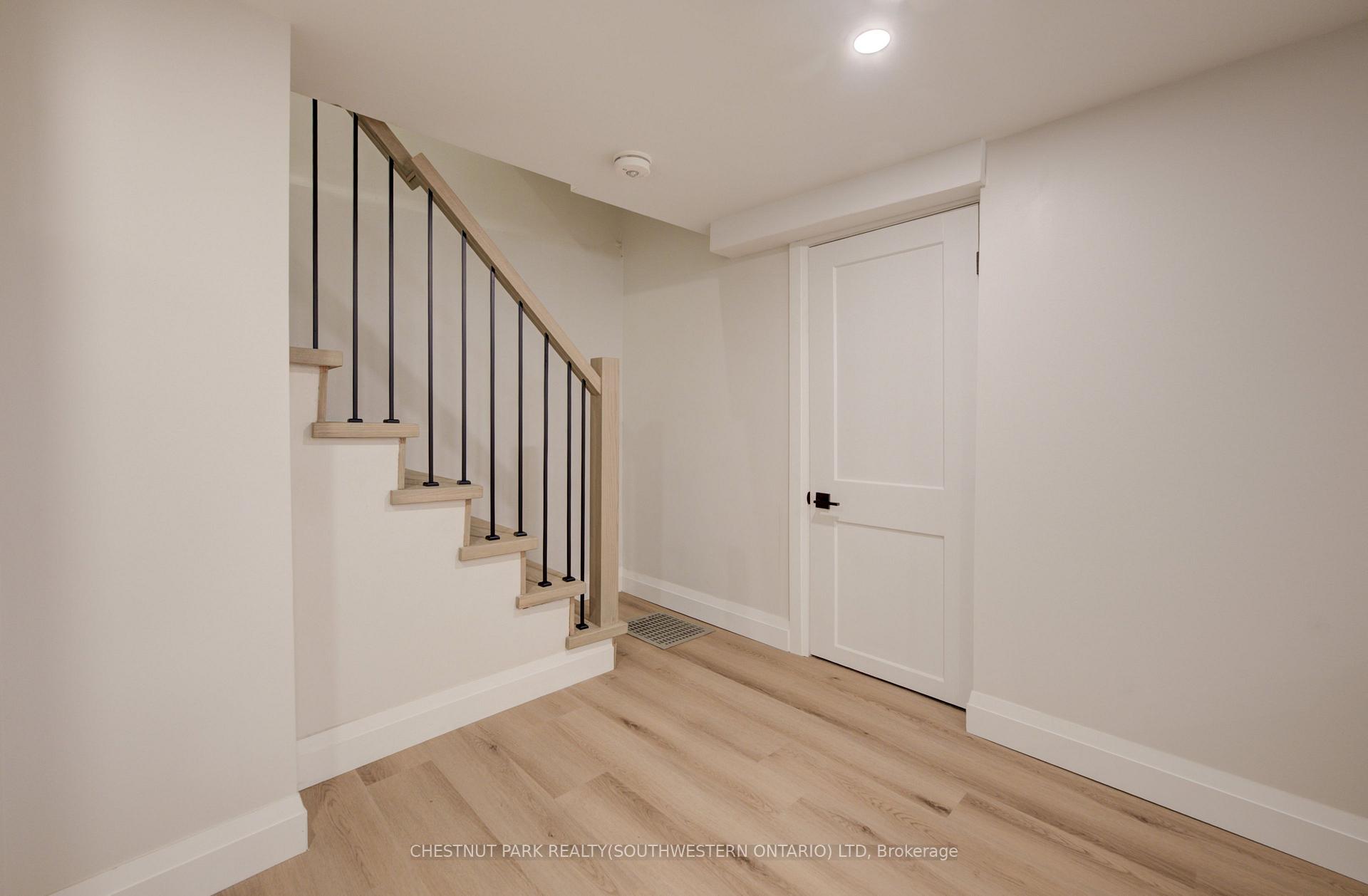Photo 20 of 34 Moore Avenue N, Waterloo, Uptown Waterloo/North Ward — HOMEH