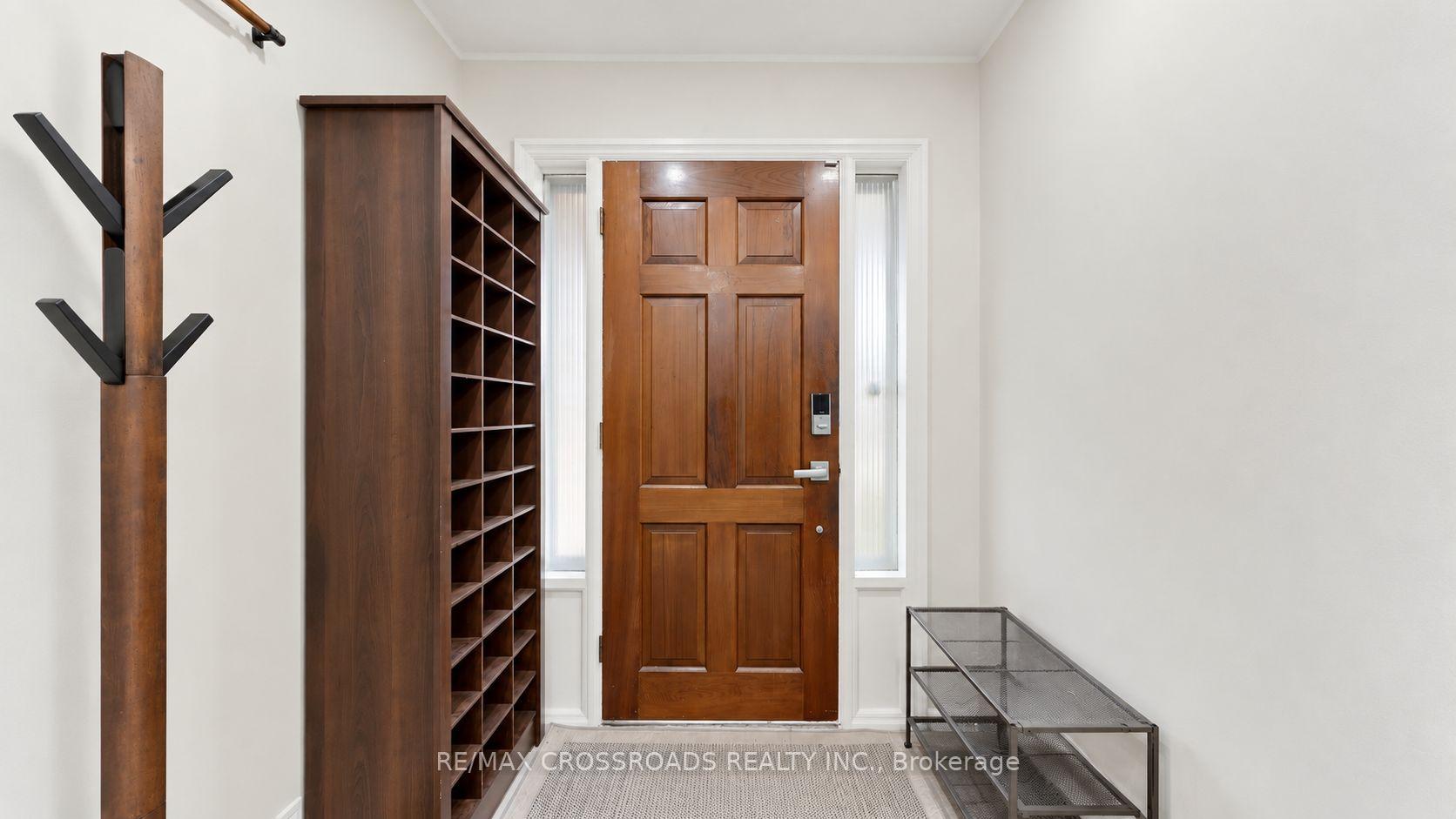 Photo 2 of Unit 6, 106 Stilecroft Drive, North York, York University Heights — HOMEH