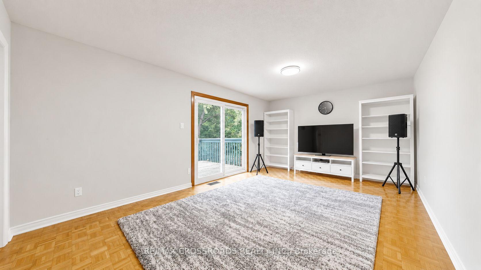 Photo 18 of Unit 6, 106 Stilecroft Drive, North York, York University Heights — HOMEH