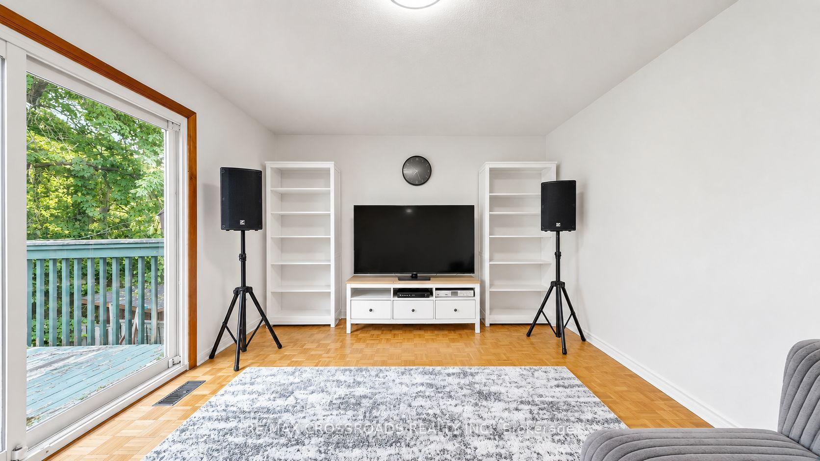 Photo 19 of Unit 6, 106 Stilecroft Drive, North York, York University Heights — HOMEH