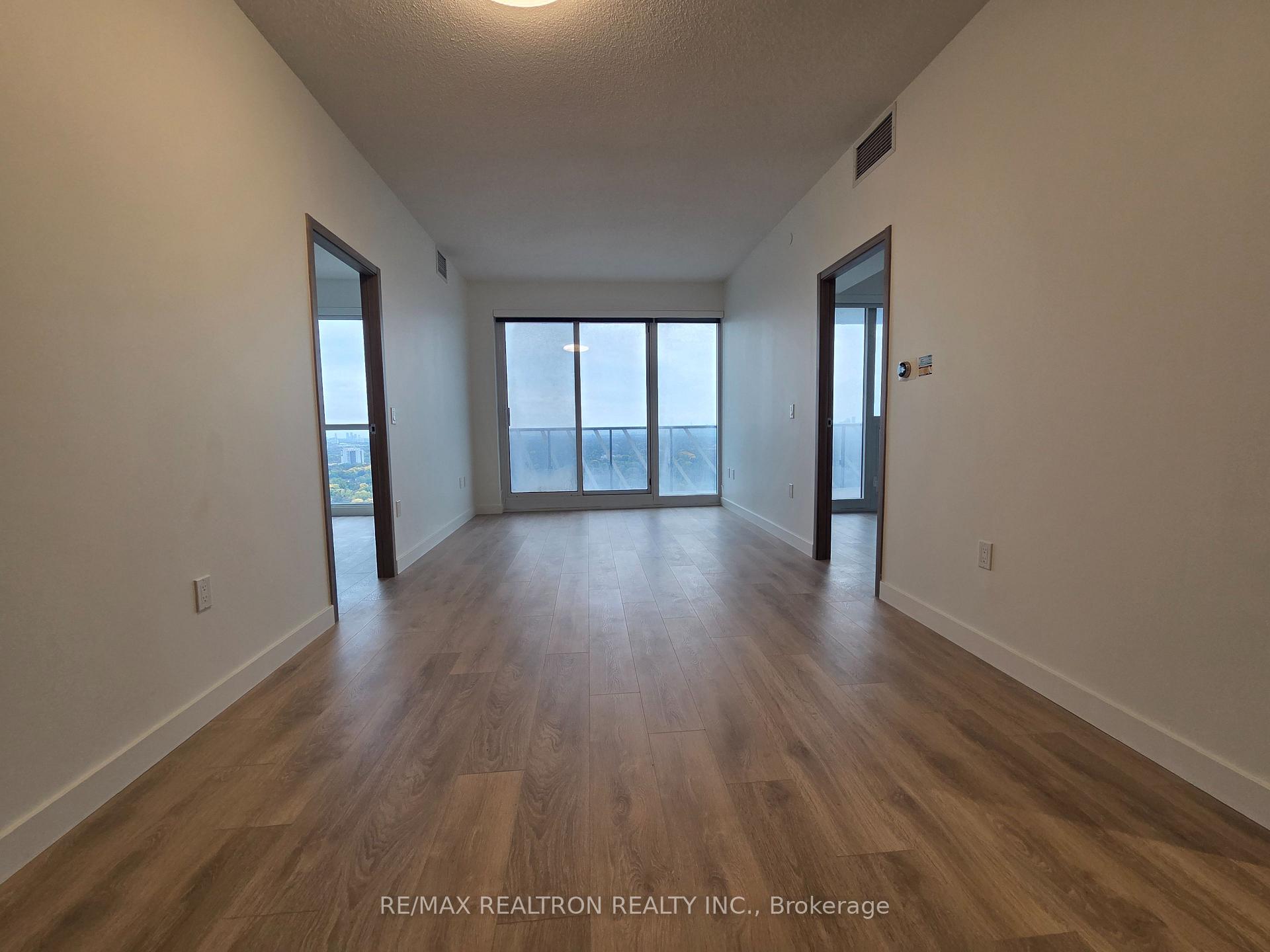 Photo 3 of Unit 3102, 85 McMahon Drive, North York, Bayview Village — HOMEH