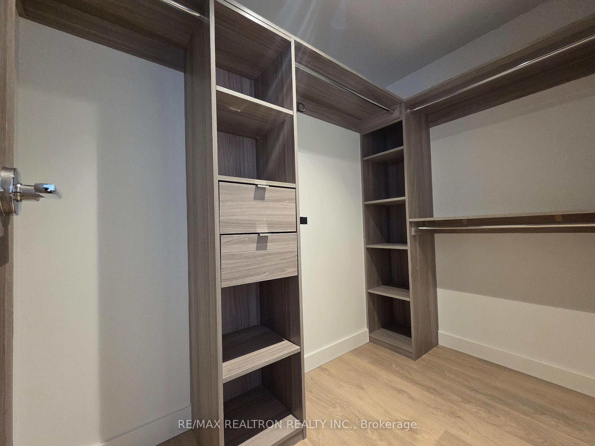 Photo 7 of Unit 3102, 85 McMahon Drive, North York, Bayview Village — HOMEH