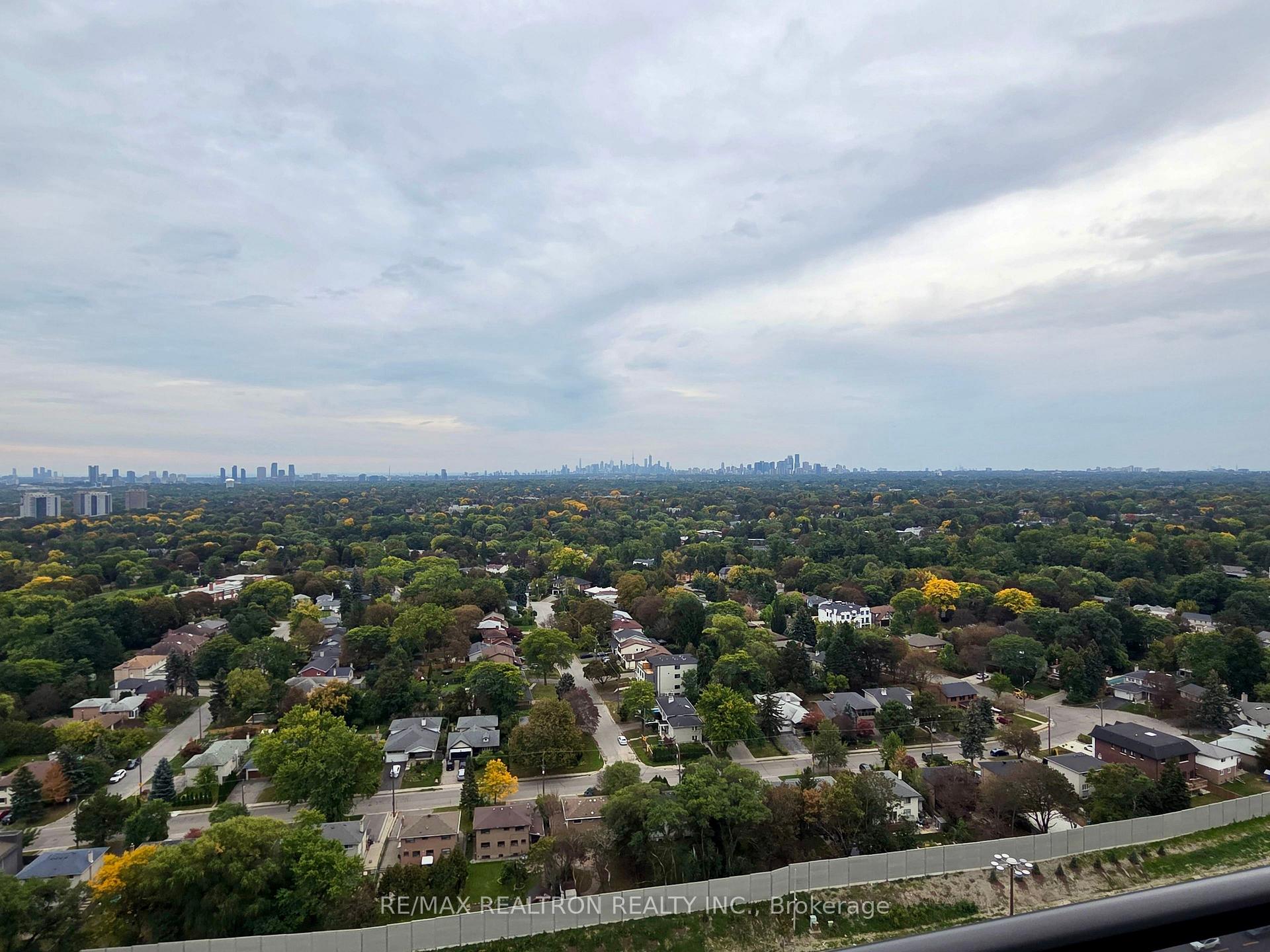 Photo 2 of Unit 3102, 85 McMahon Drive, North York, Bayview Village — HOMEH