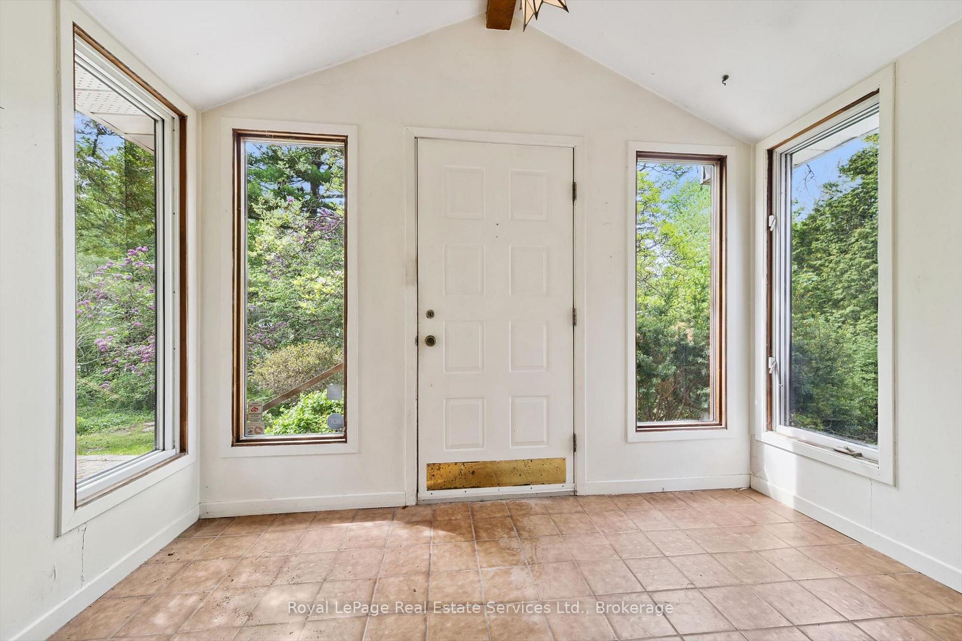 Photo 12 of 1118 Melvin Avenue, Oakville, Morrison — HOMEH