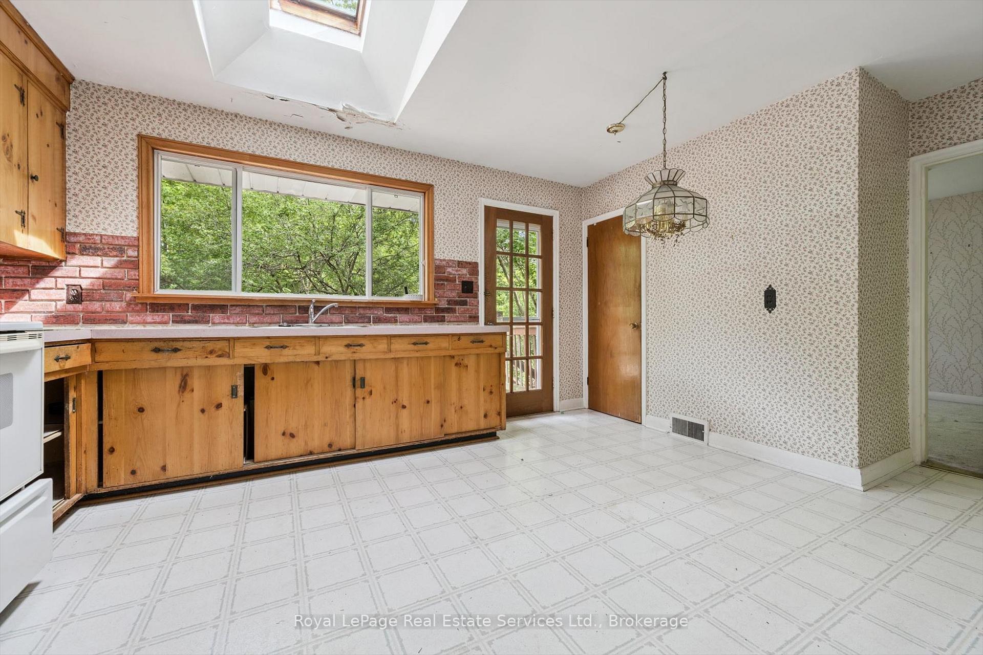 Photo 19 of 1118 Melvin Avenue, Oakville, Morrison — HOMEH
