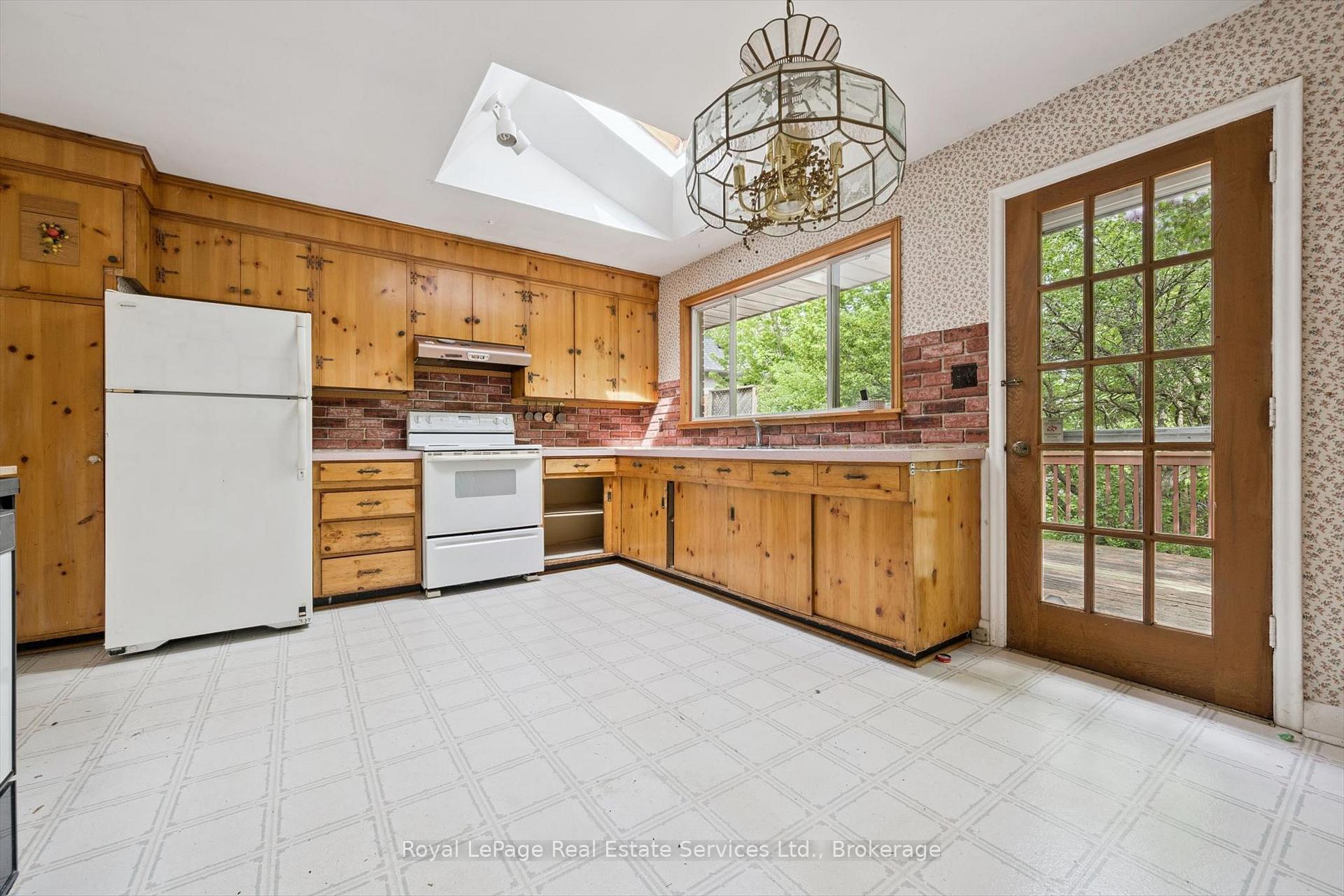 Photo 20 of 1118 Melvin Avenue, Oakville, Morrison — HOMEH