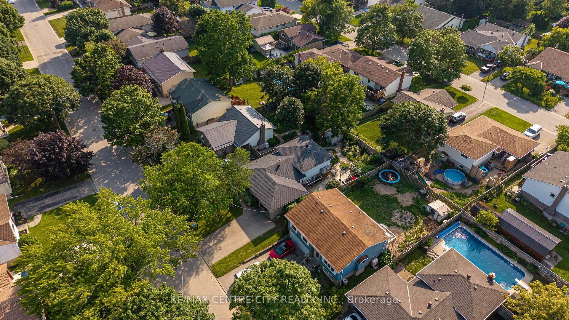 Photo 31 of 684 Macyoung Drive, Kincardine — HOMEH