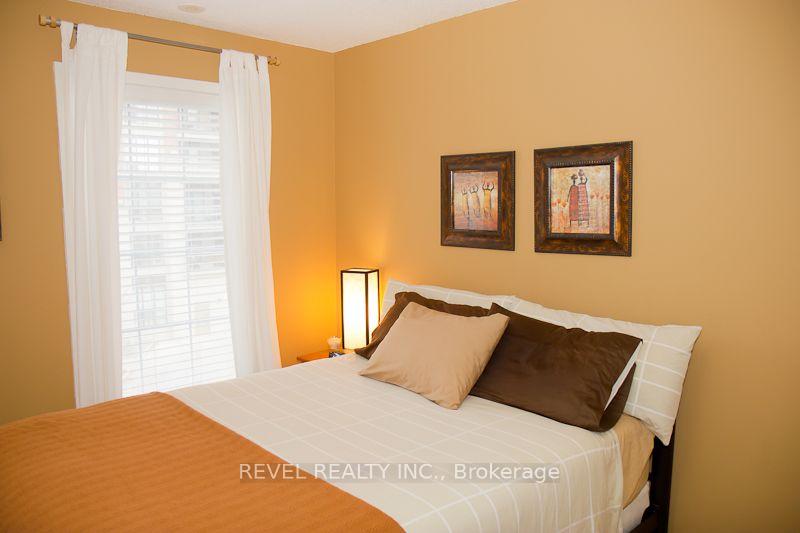 Photo 4 of Unit 105, 3 Everson Drive, North York, Willowdale East — HOMEH