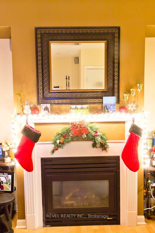 Photo 5 of Unit 105, 3 Everson Drive, North York, Willowdale East — HOMEH