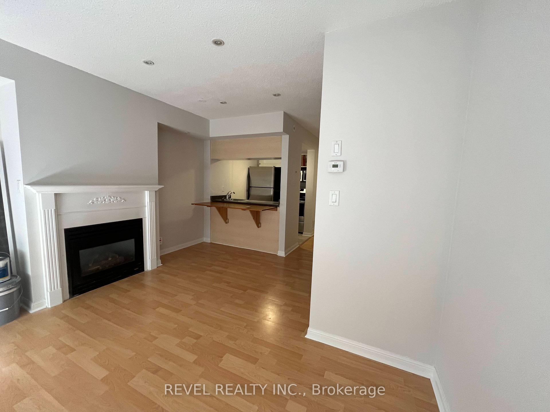 Photo 10 of Unit 105, 3 Everson Drive, North York, Willowdale East — HOMEH