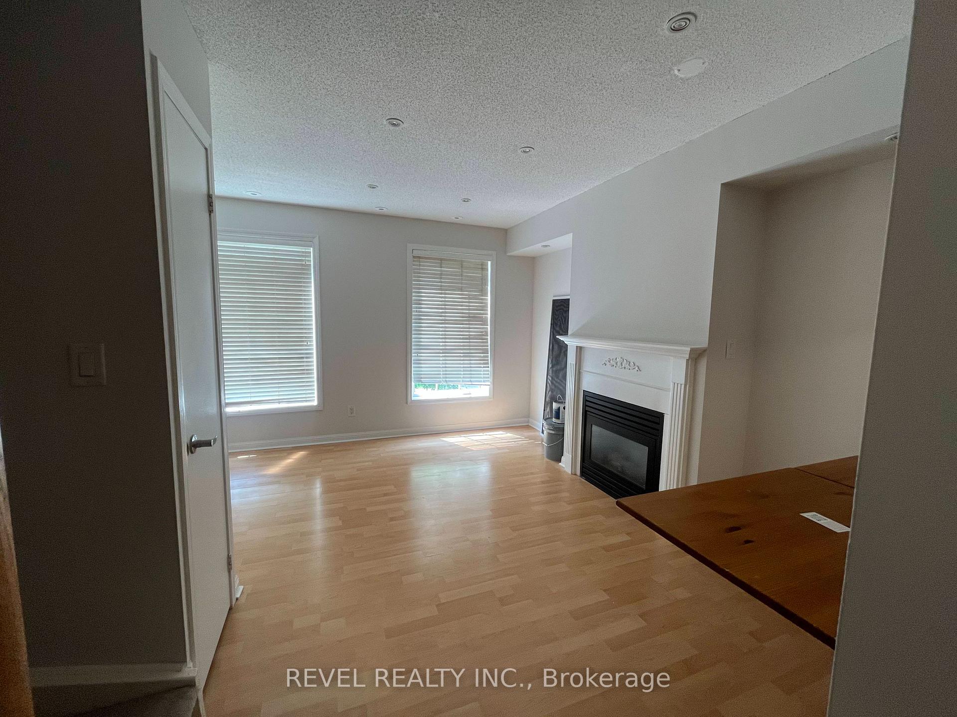 Photo 11 of Unit 105, 3 Everson Drive, North York, Willowdale East — HOMEH