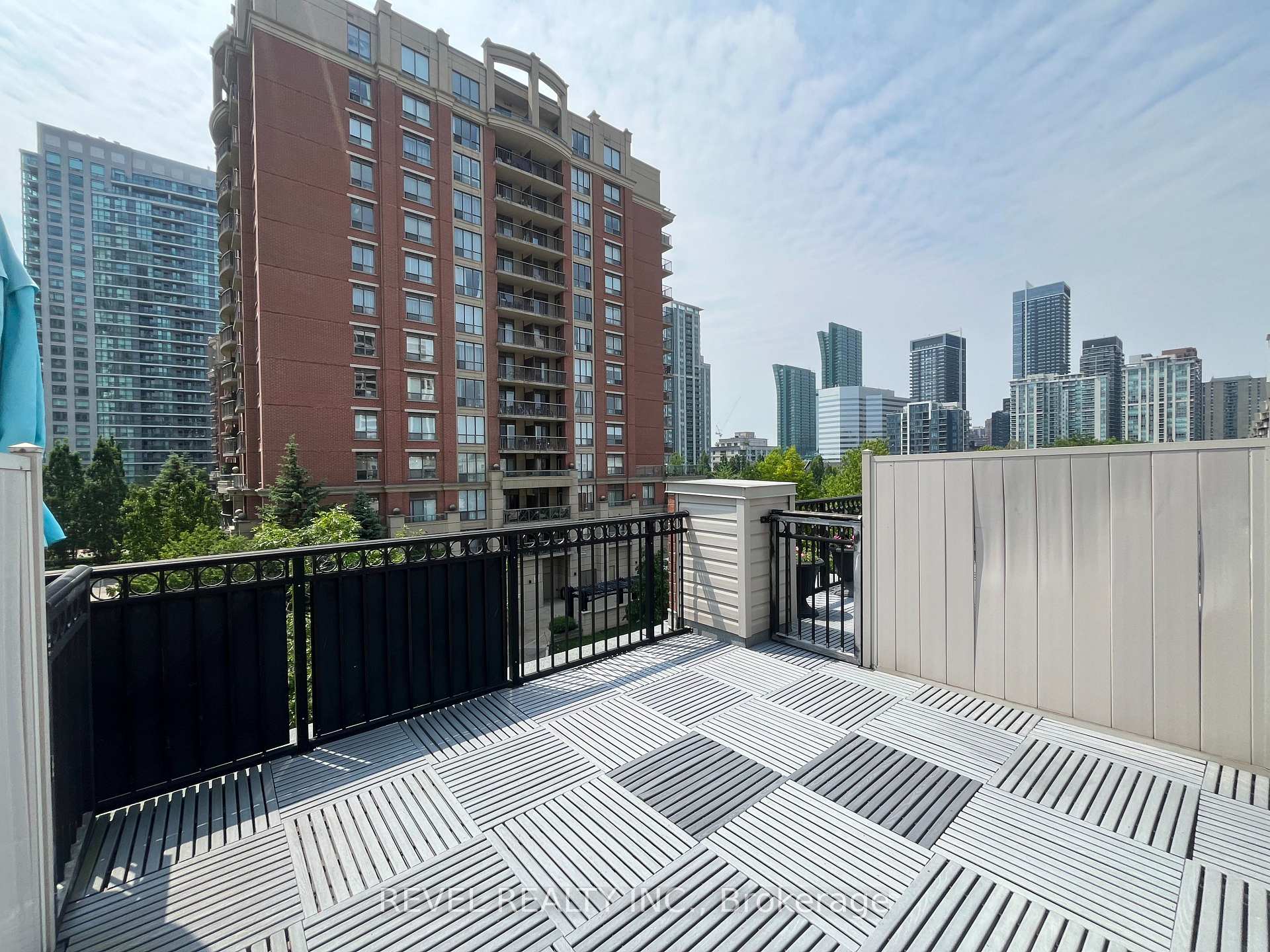 Photo 17 of Unit 105, 3 Everson Drive, North York, Willowdale East — HOMEH