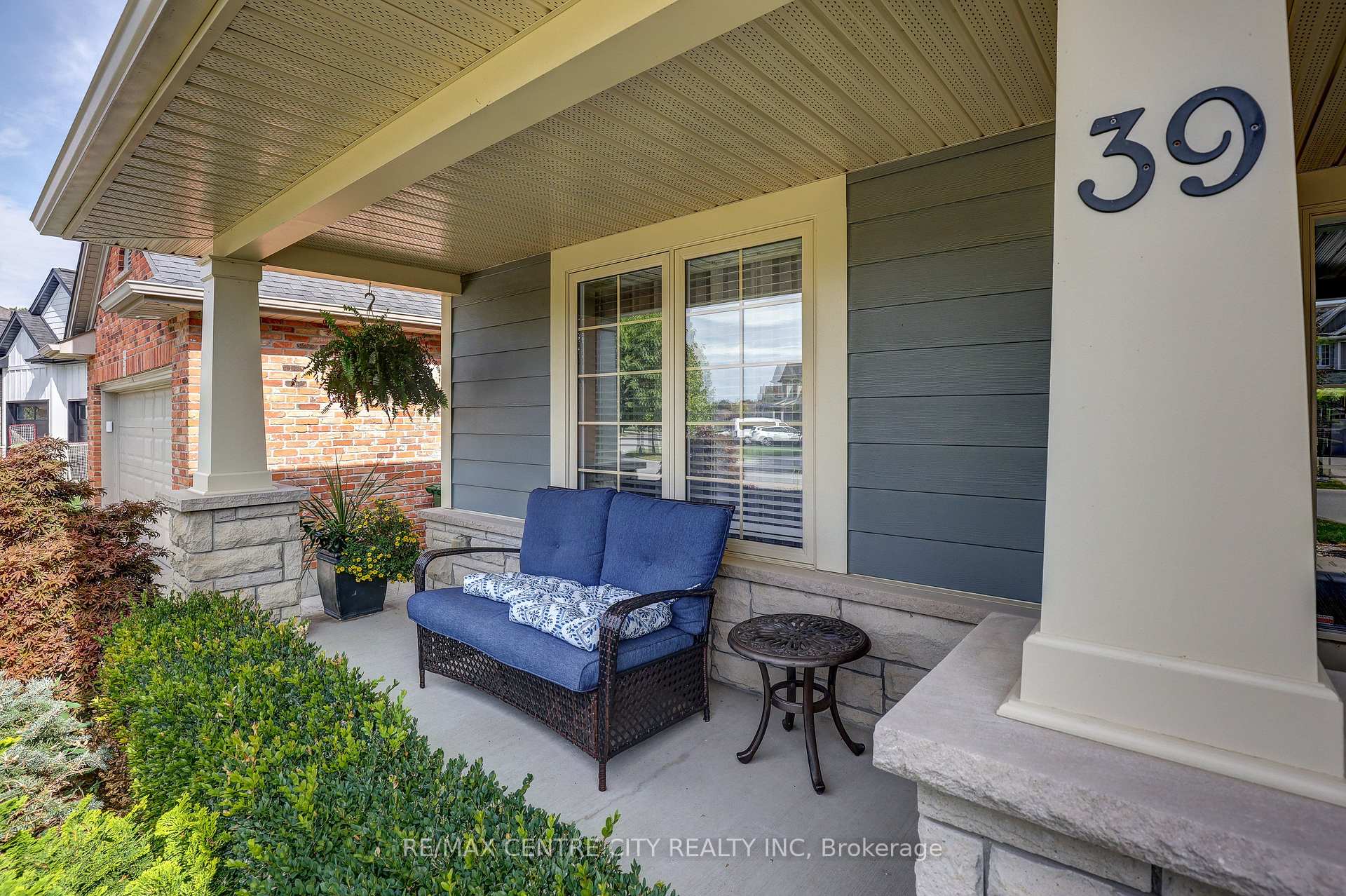 Photo 5 of 39 Hickory Lane, St. Thomas — HOMEH