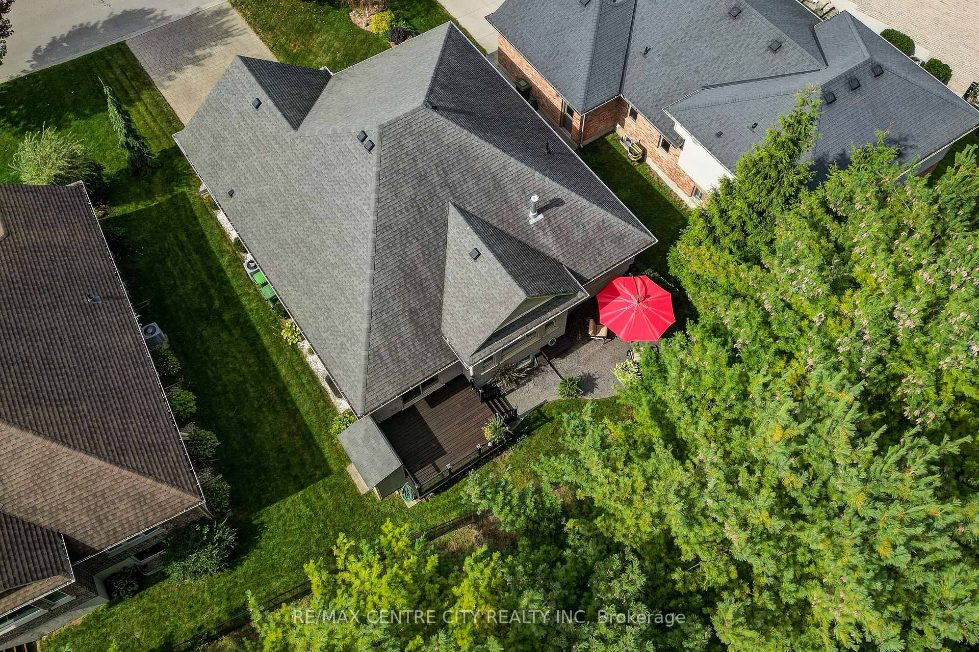 Photo 8 of 39 Hickory Lane, St. Thomas — HOMEH