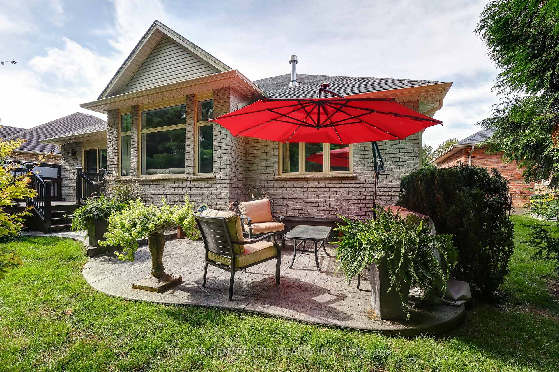 Photo 11 of 39 Hickory Lane, St. Thomas — HOMEH