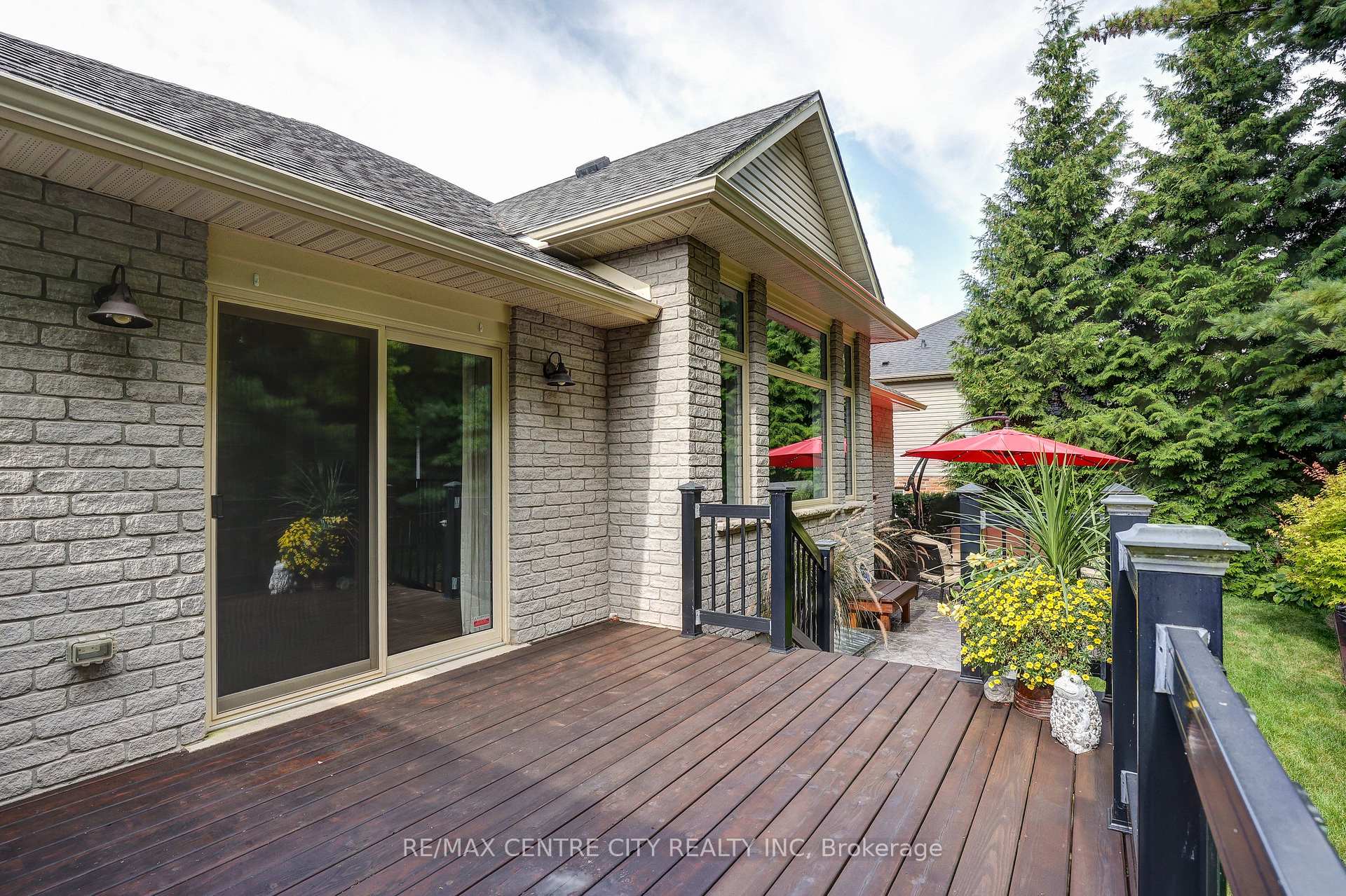 Photo 12 of 39 Hickory Lane, St. Thomas — HOMEH