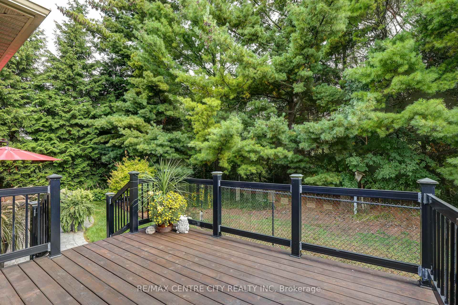 Photo 13 of 39 Hickory Lane, St. Thomas — HOMEH