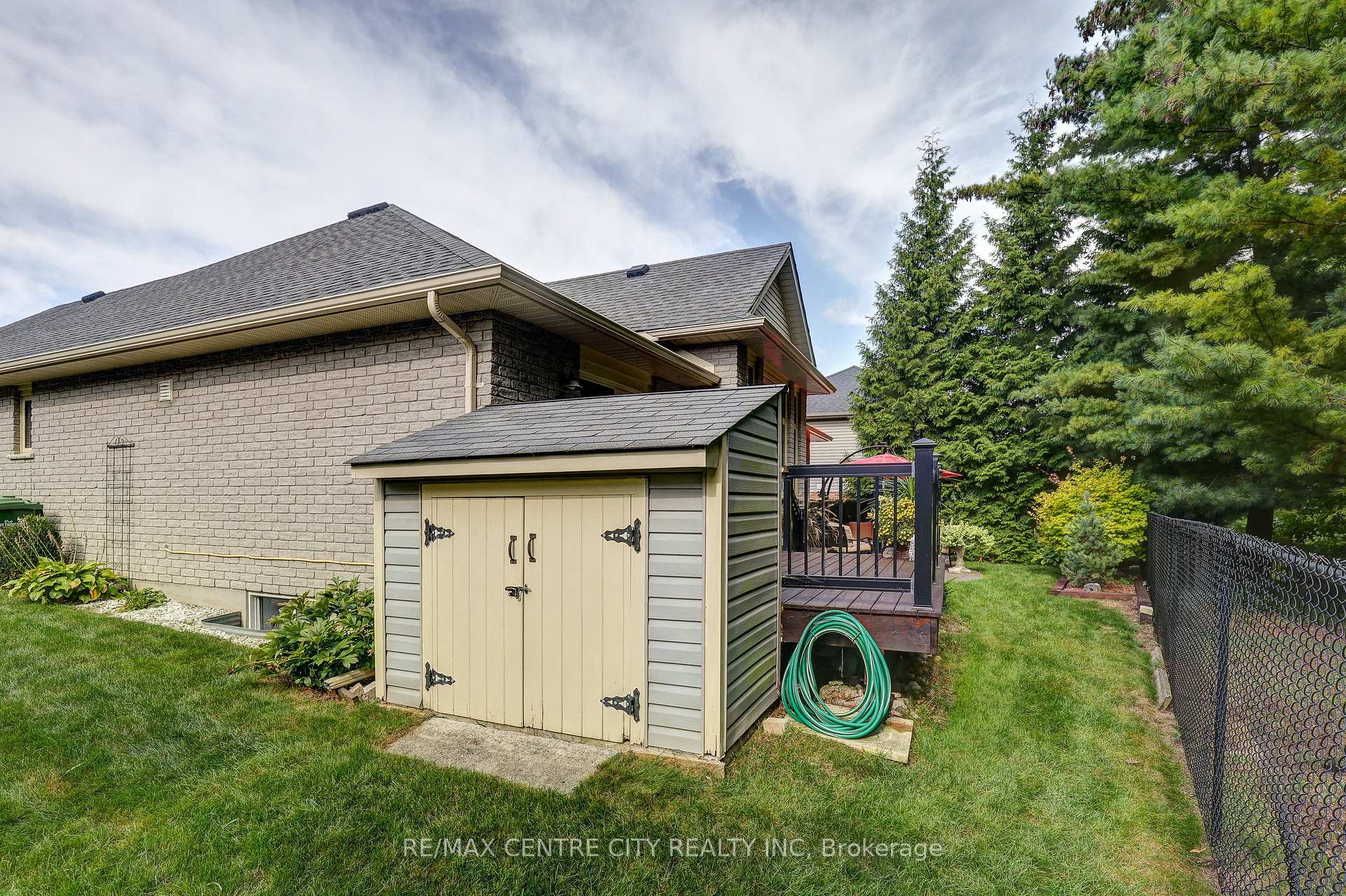 Photo 15 of 39 Hickory Lane, St. Thomas — HOMEH