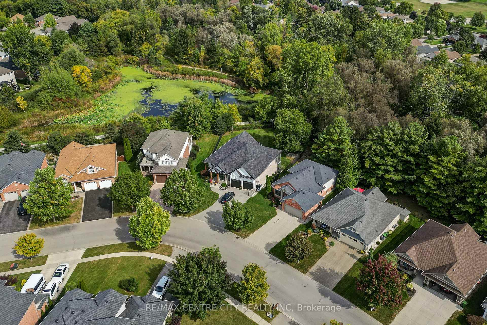 Photo 16 of 39 Hickory Lane, St. Thomas — HOMEH