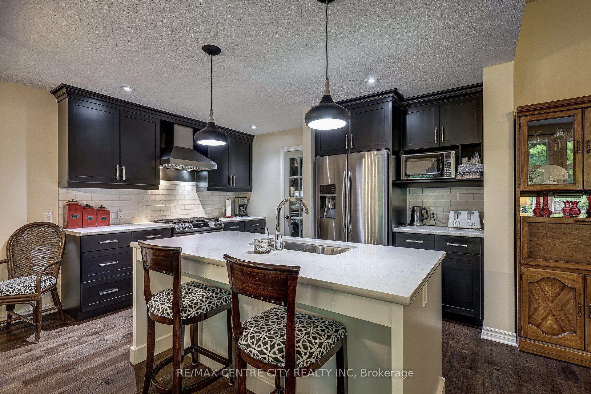 Photo 24 of 39 Hickory Lane, St. Thomas — HOMEH