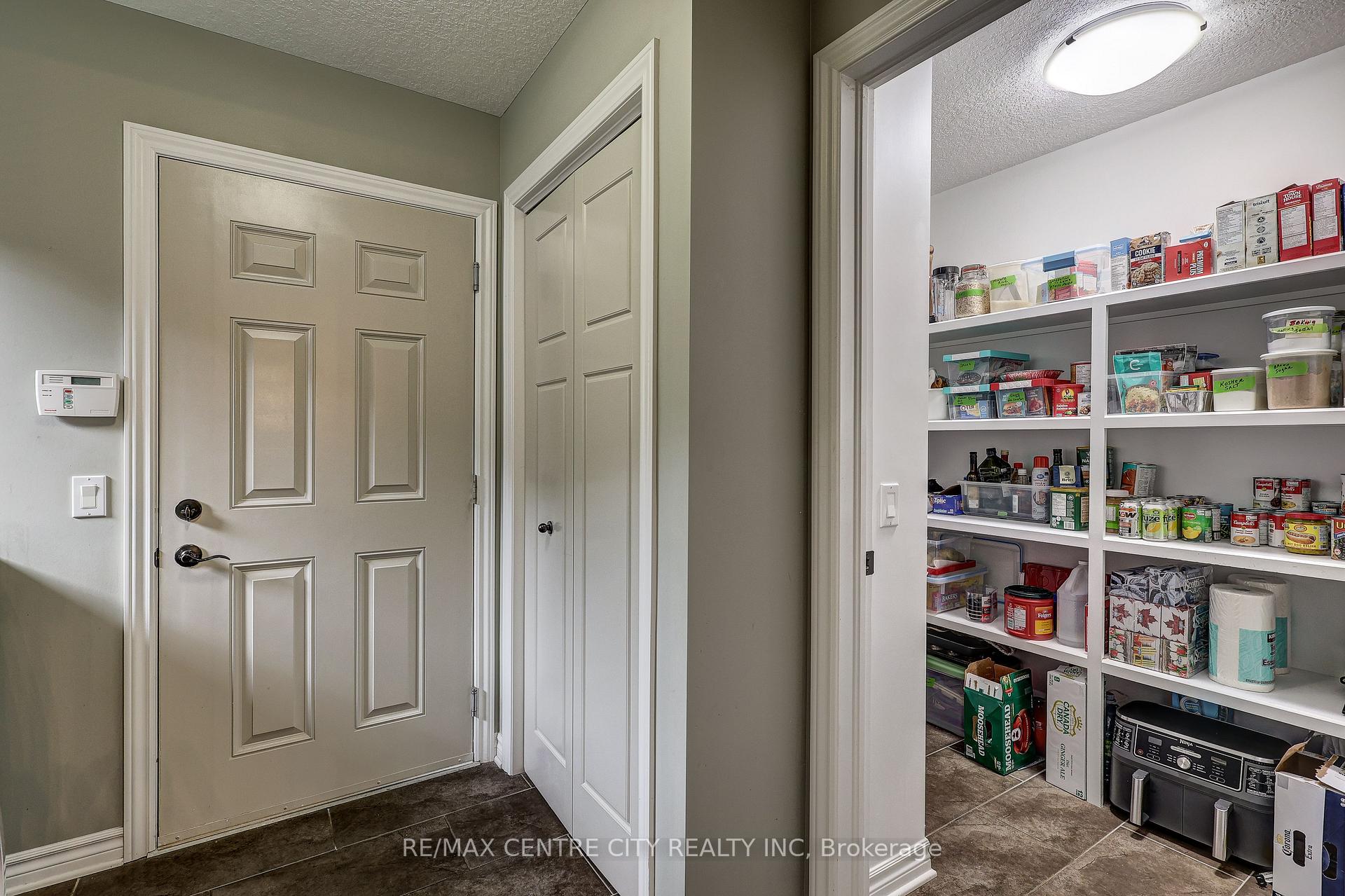 Photo 41 of 39 Hickory Lane, St. Thomas — HOMEH