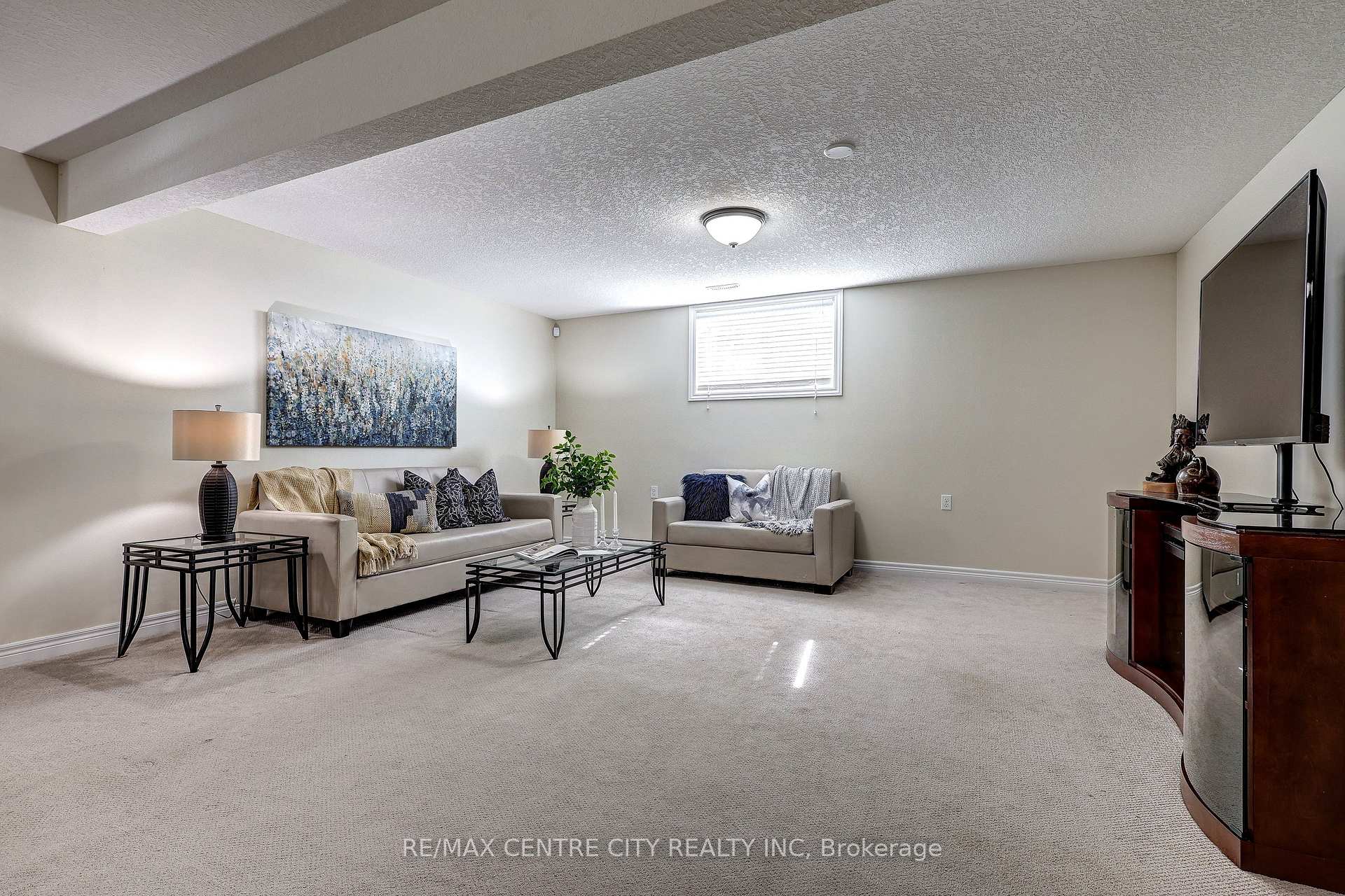 Photo 43 of 39 Hickory Lane, St. Thomas — HOMEH