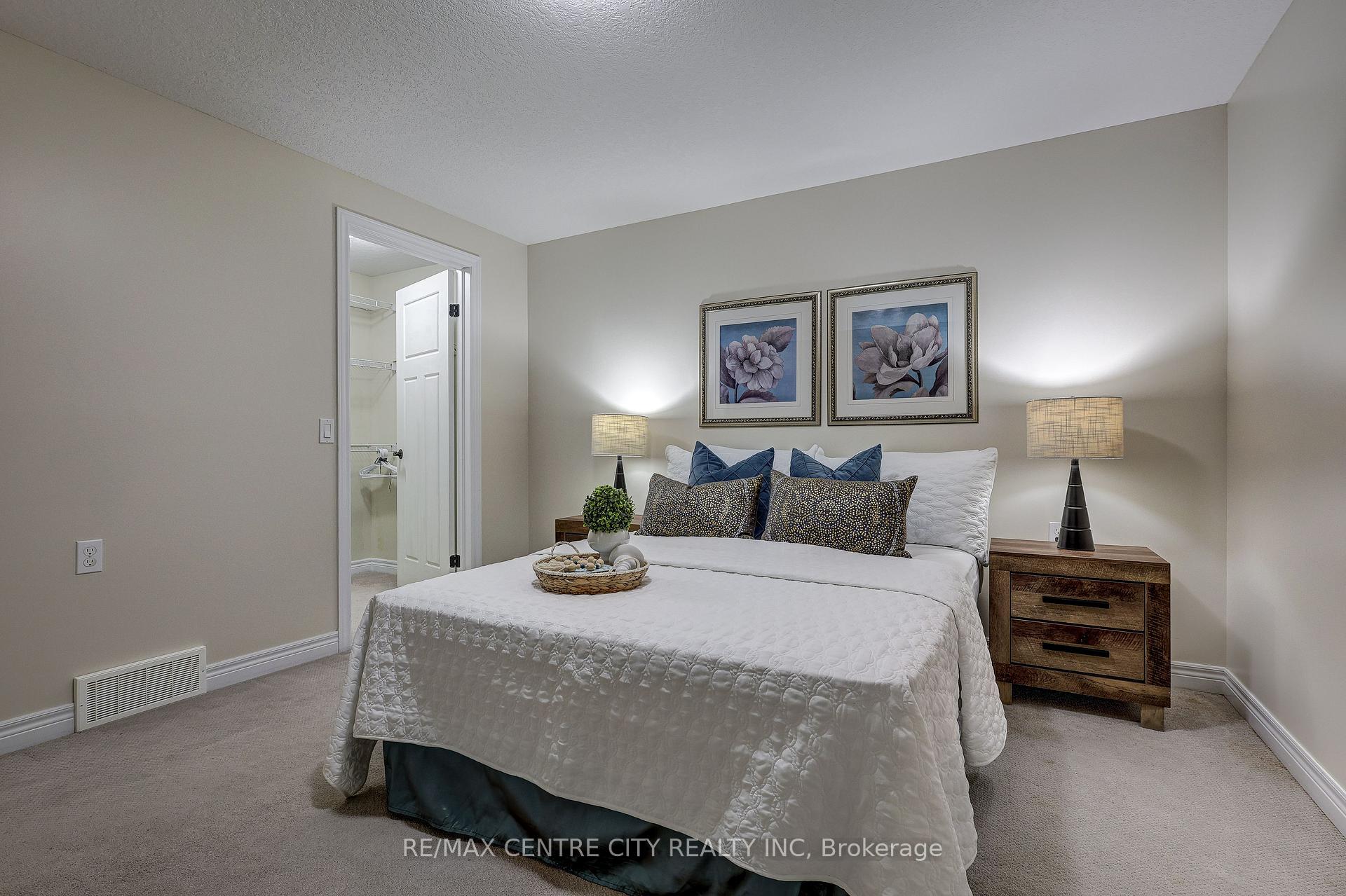 Photo 46 of 39 Hickory Lane, St. Thomas — HOMEH