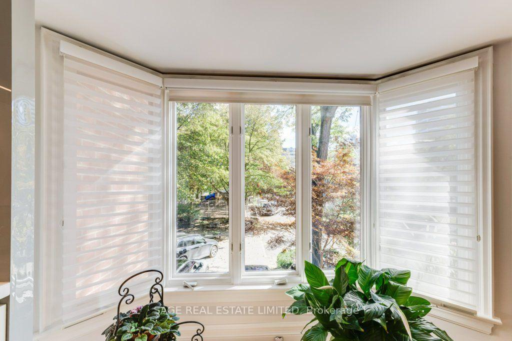 Photo 10 of 70 Heath Street E, Toronto, Rosedale-Moore Park — HOMEH