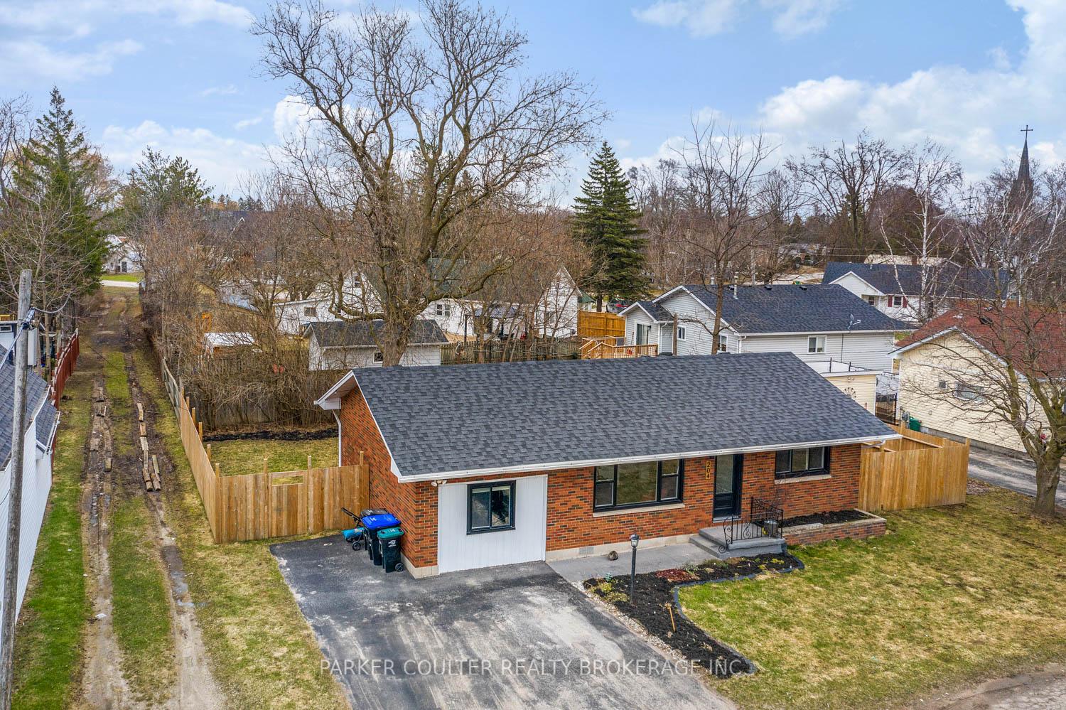 Photo 1 of 204 Catherine Street, Clearview, Stayner — HOMEH