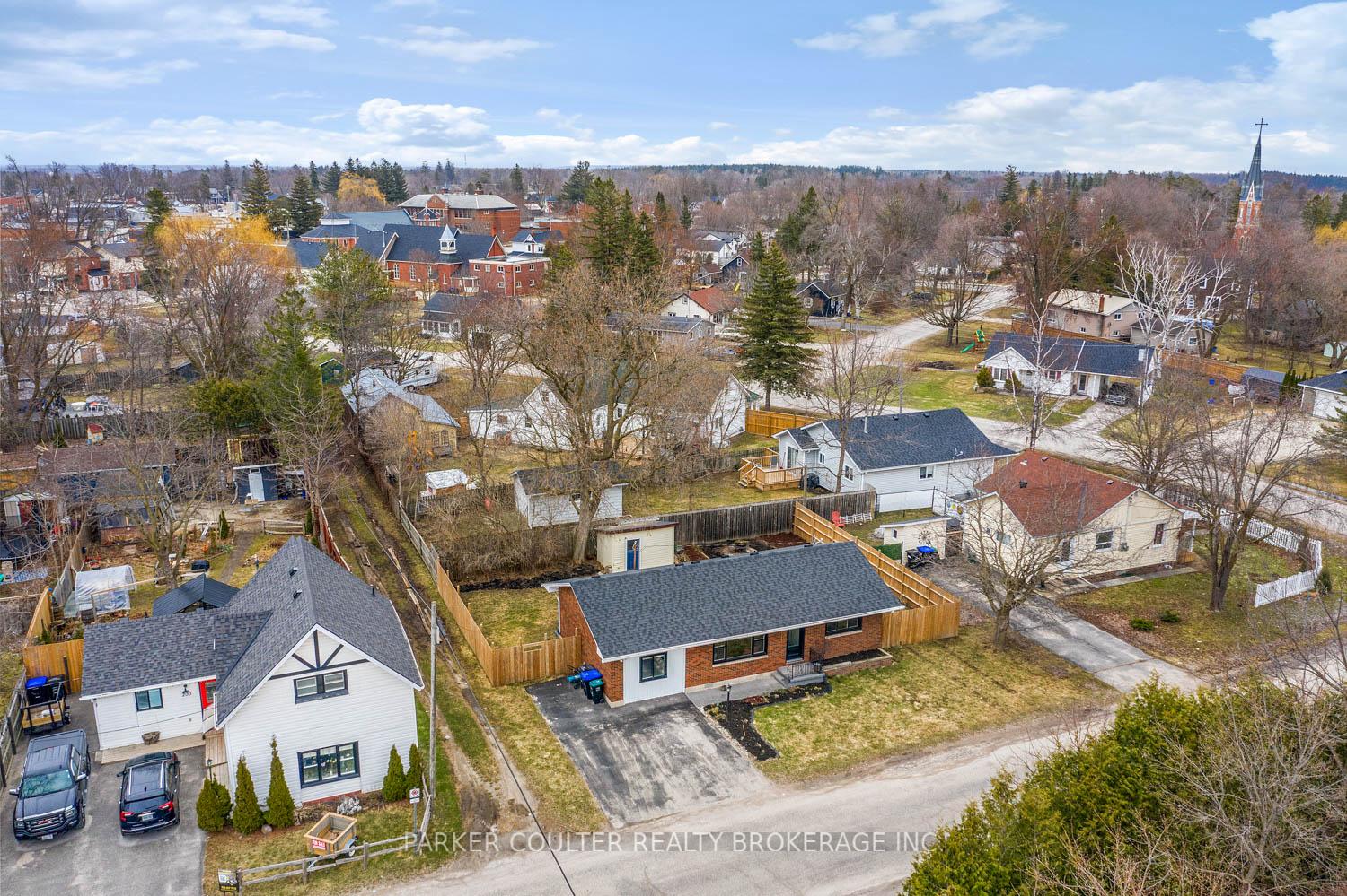 Photo 2 of 204 Catherine Street, Clearview, Stayner — HOMEH