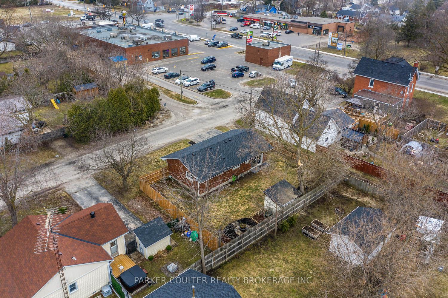 Photo 3 of 204 Catherine Street, Clearview, Stayner — HOMEH