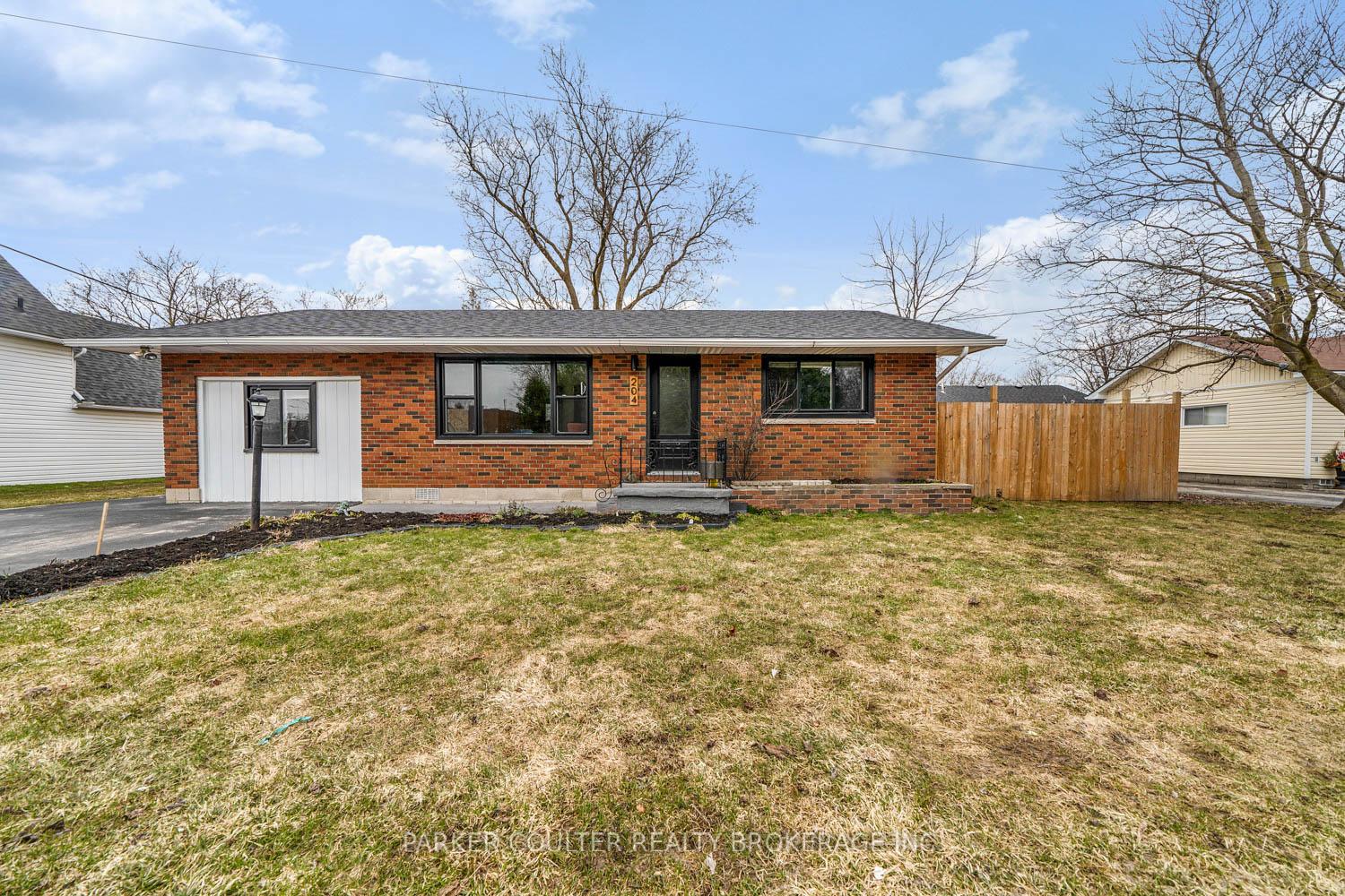 Photo 5 of 204 Catherine Street, Clearview, Stayner — HOMEH
