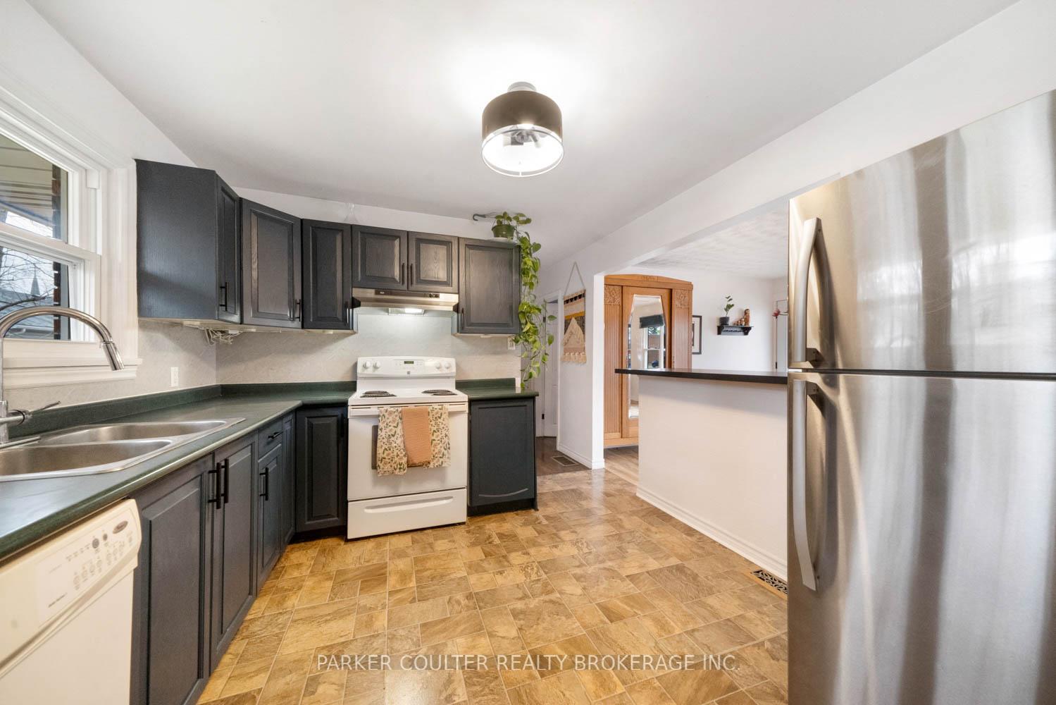 Photo 19 of 204 Catherine Street, Clearview, Stayner — HOMEH