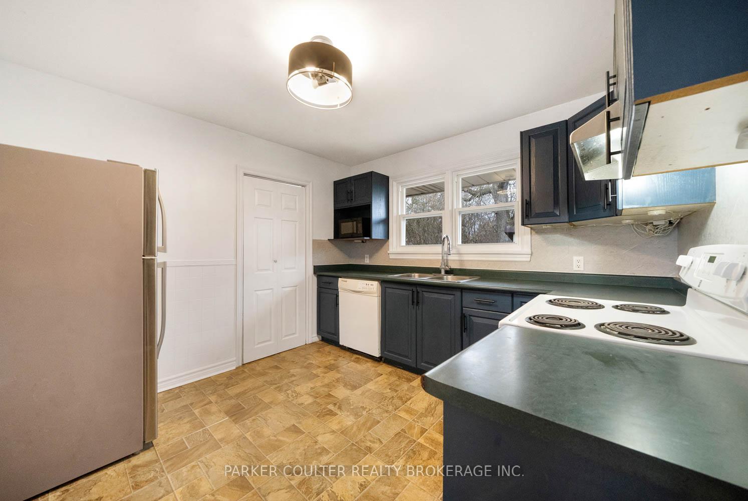 Photo 21 of 204 Catherine Street, Clearview, Stayner — HOMEH