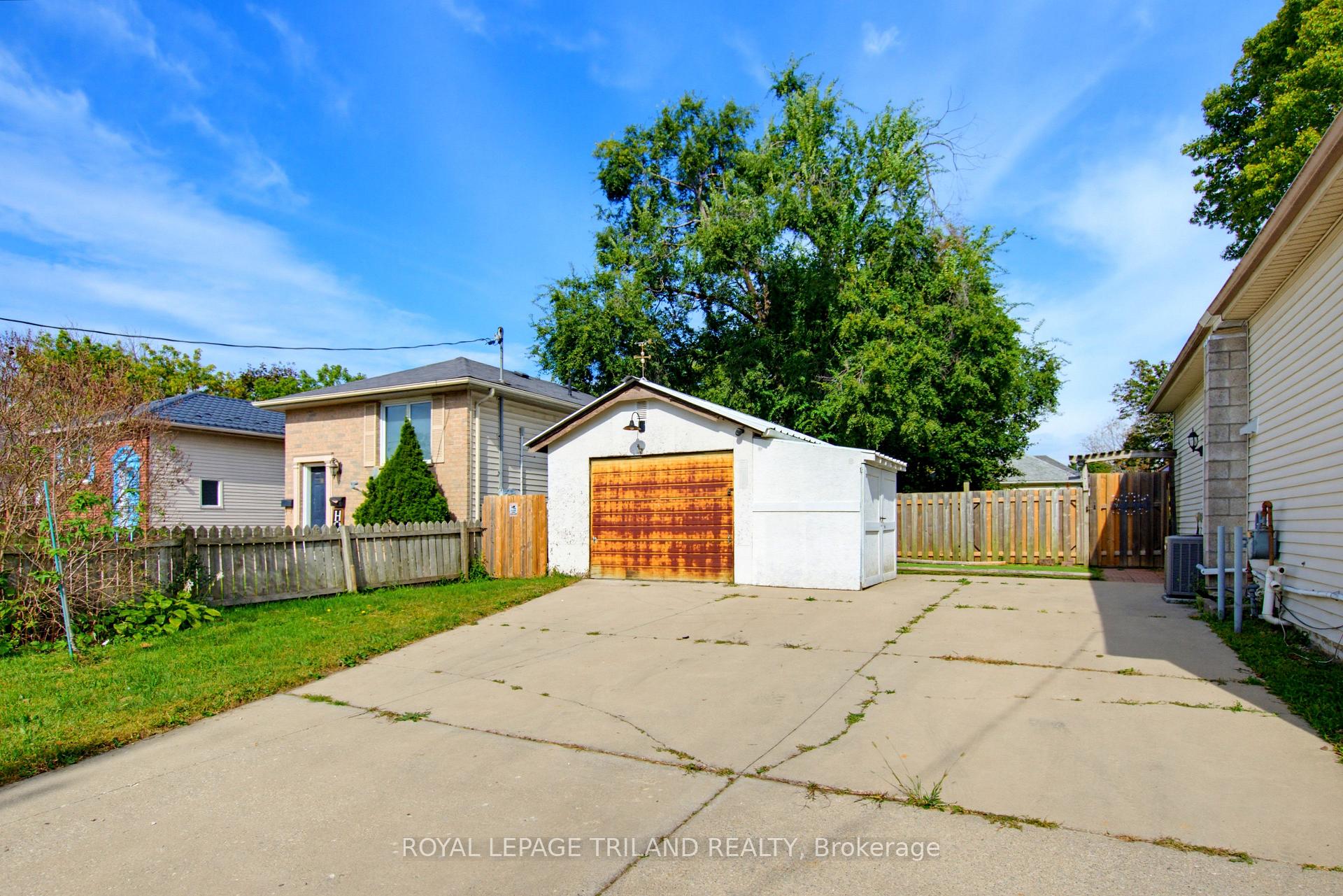 Photo 4 of 70 Homan Street, London, East M — HOMEH