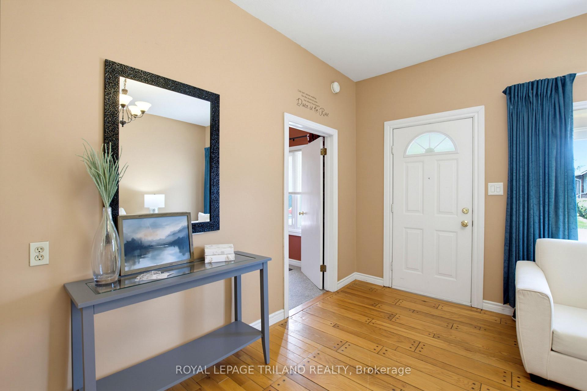 Photo 5 of 70 Homan Street, London, East M — HOMEH